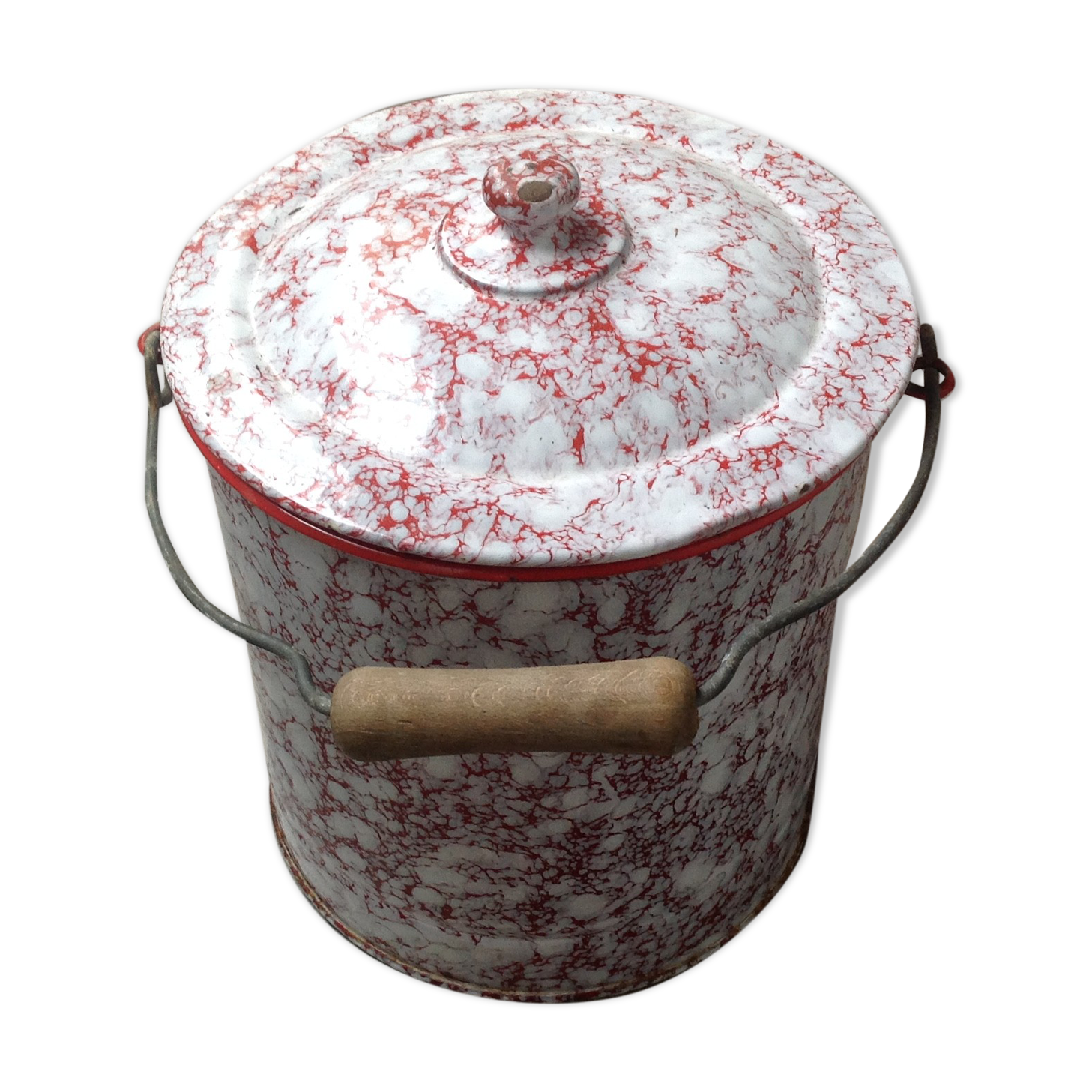 Enamelled bucket