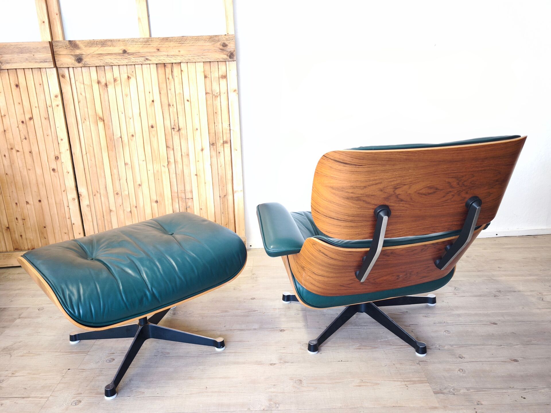 Fauteuils Lounge Eames ,production Herman Miller, avec ottoman. En cui
