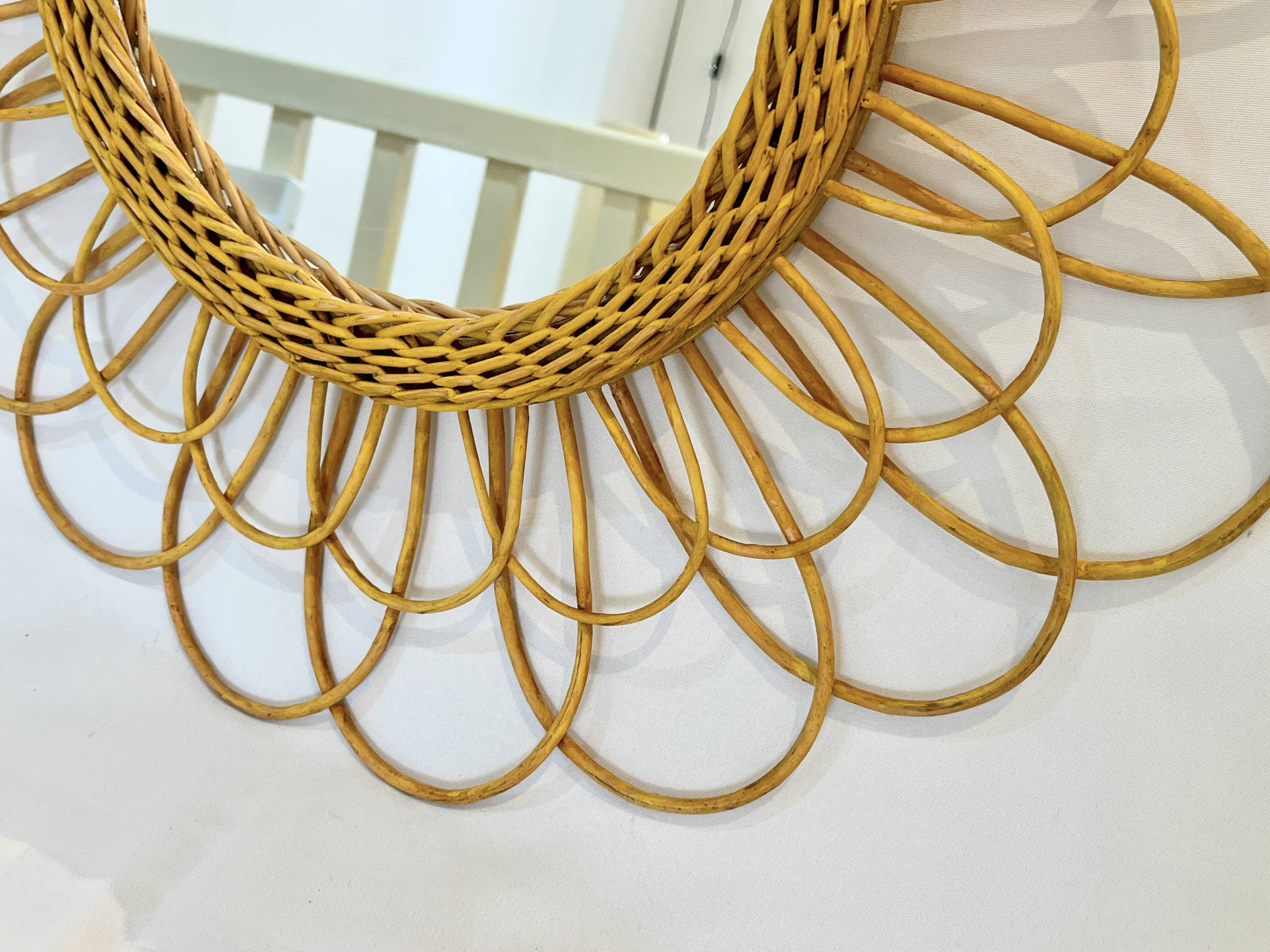 Round mirror flower sun in rattan wicker wood vintage 1960 1970 55 cm folk