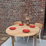 Round table