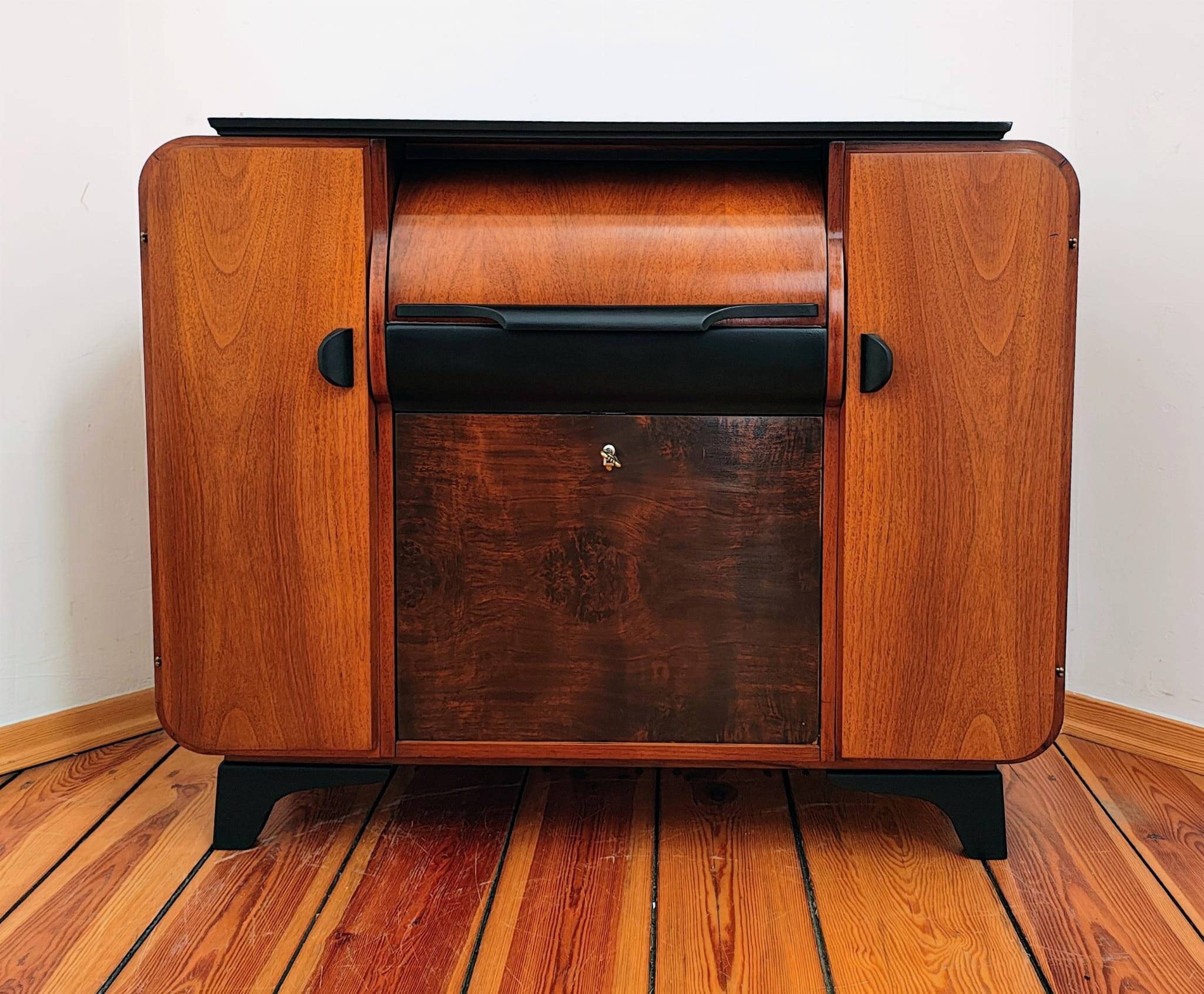 Meuble par J. Halabala pour Up Závody, 1930