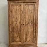 Armoire en sapin massif