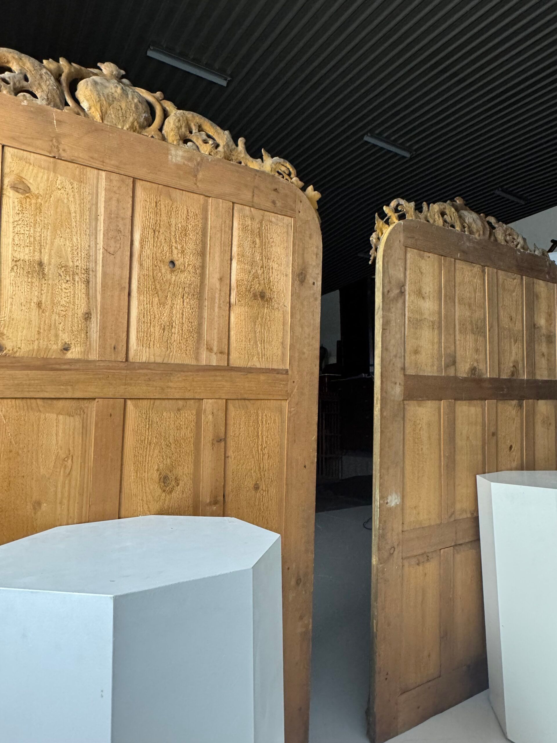 Ensemble de 2 miroirs dorés antiques français du 19ème siècle