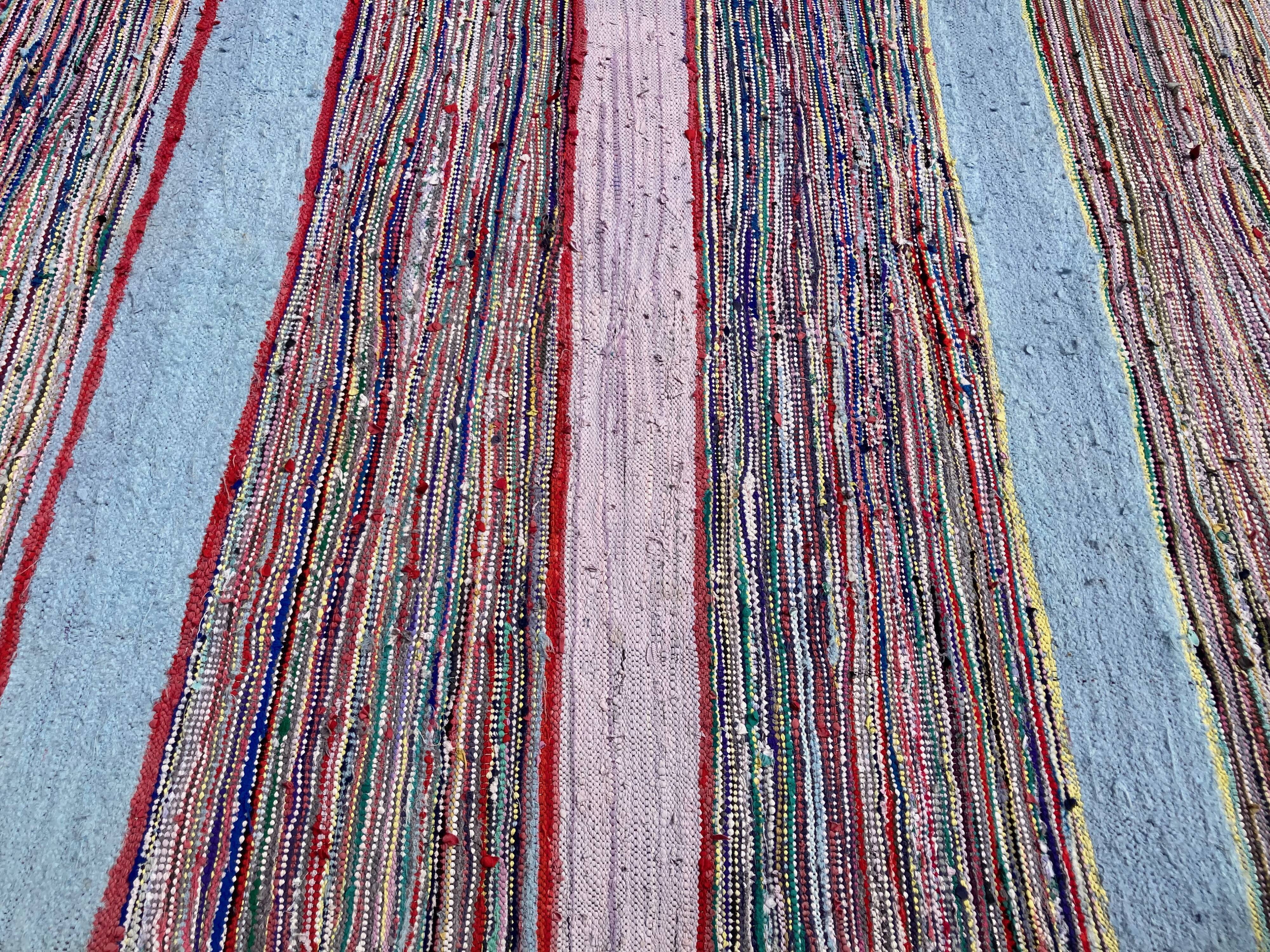 Contemporary and artisanal carpet 290 x 138 cm