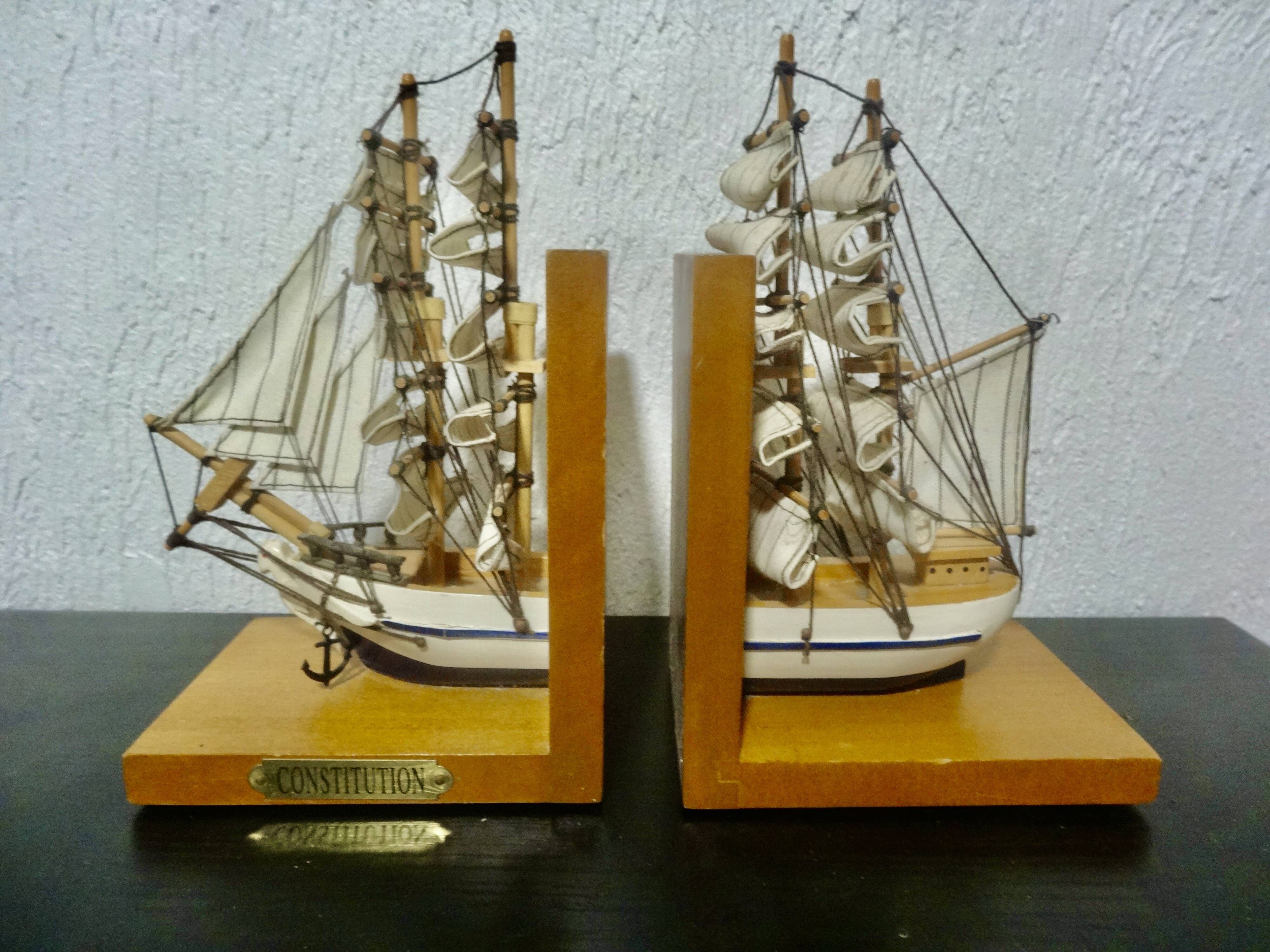 Serre-livres bateaux