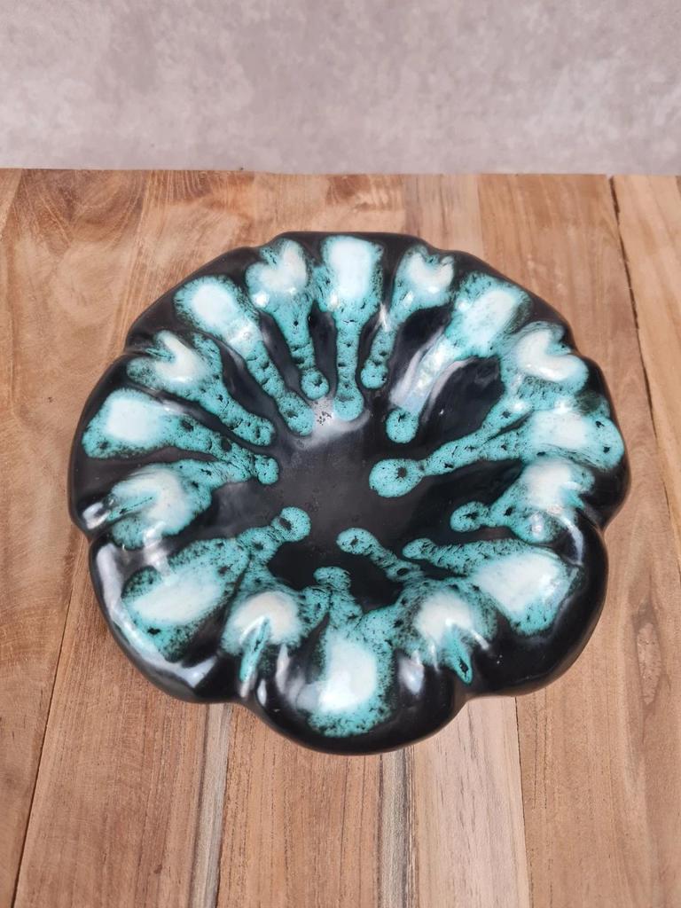 Cendrier vintage signé Vallauris – émaillé turquoise et noir