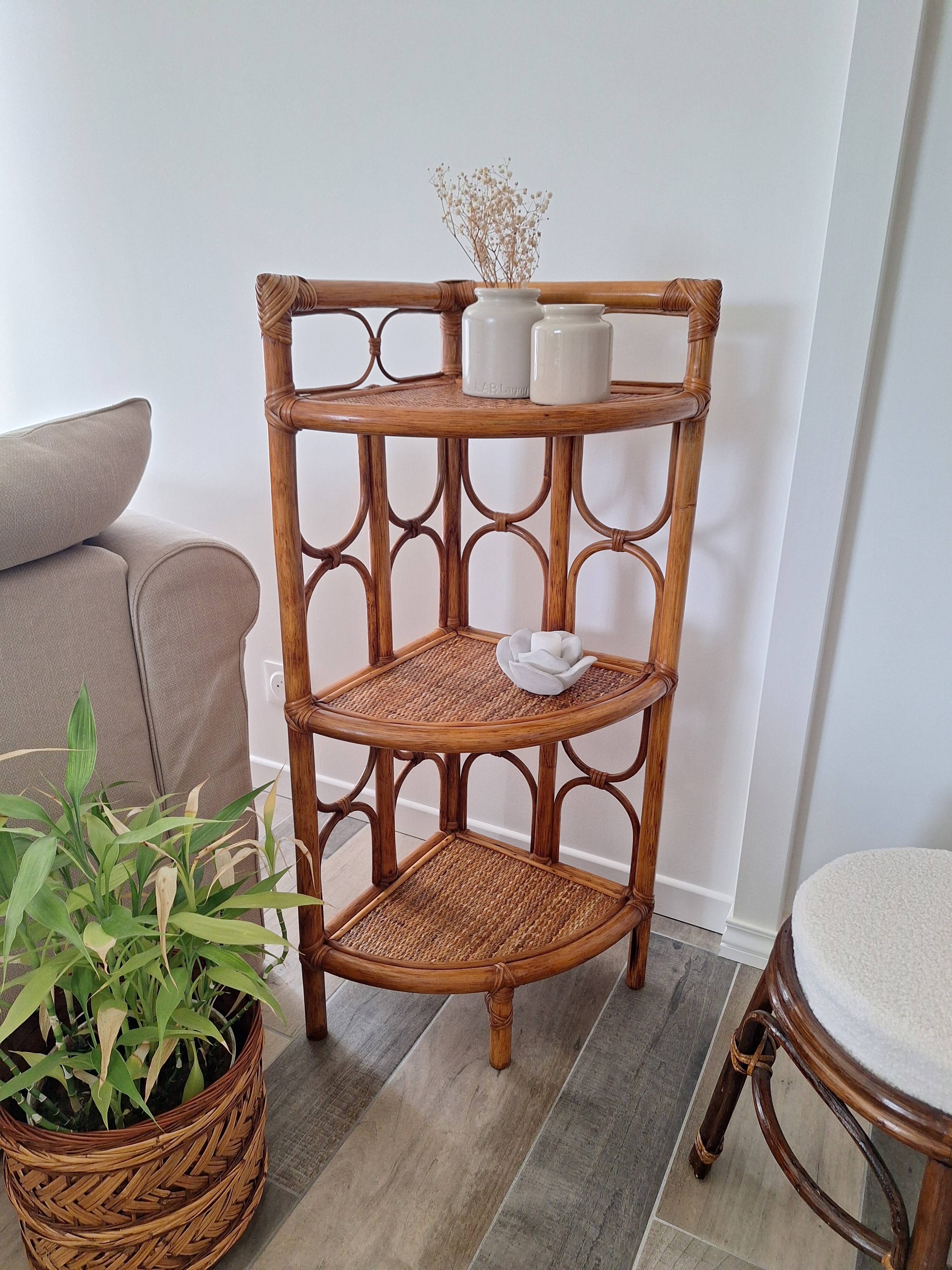 Etagère d'angle en rotin