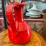 Grand pichet rouge