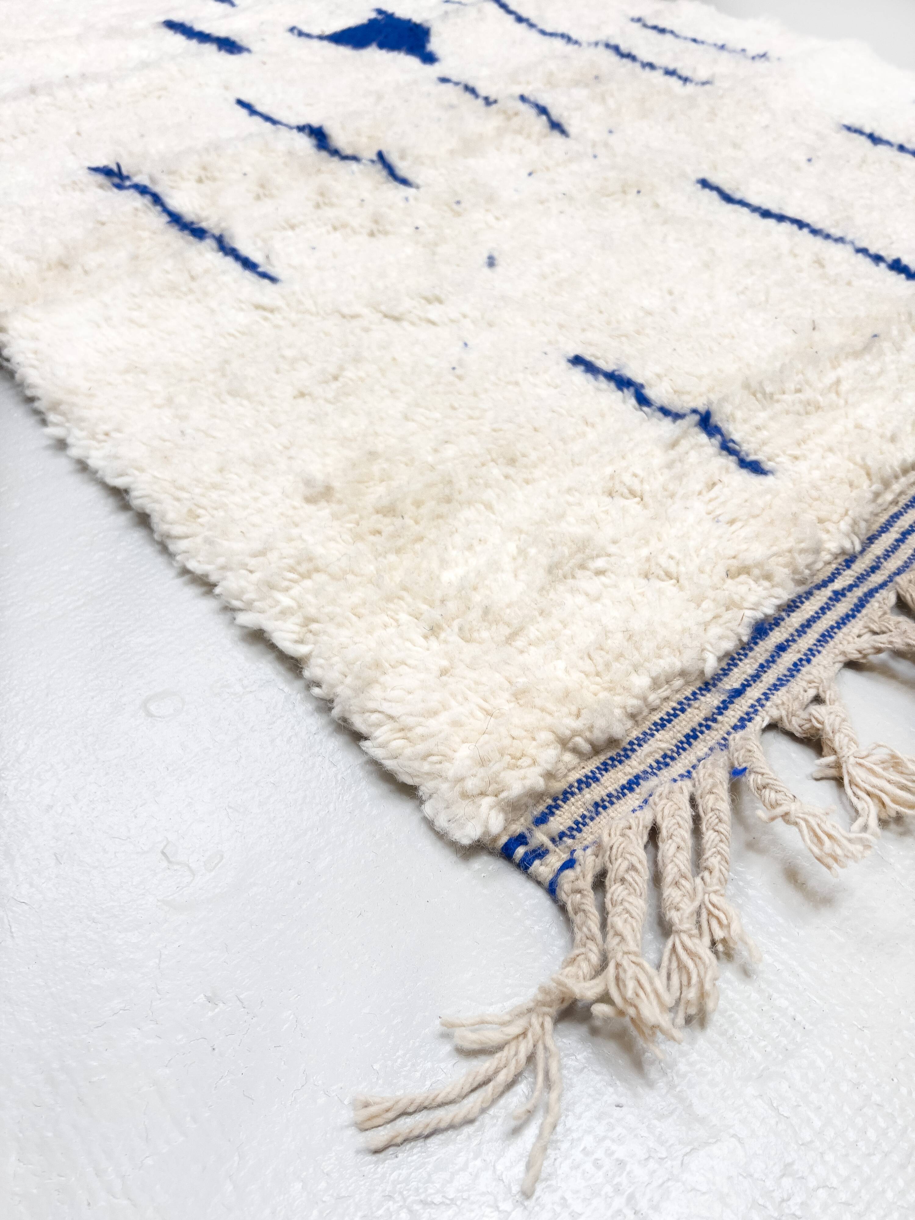 Beni Ouarain Berber rug with Majorelle blue patterns, 1.45x1.04m