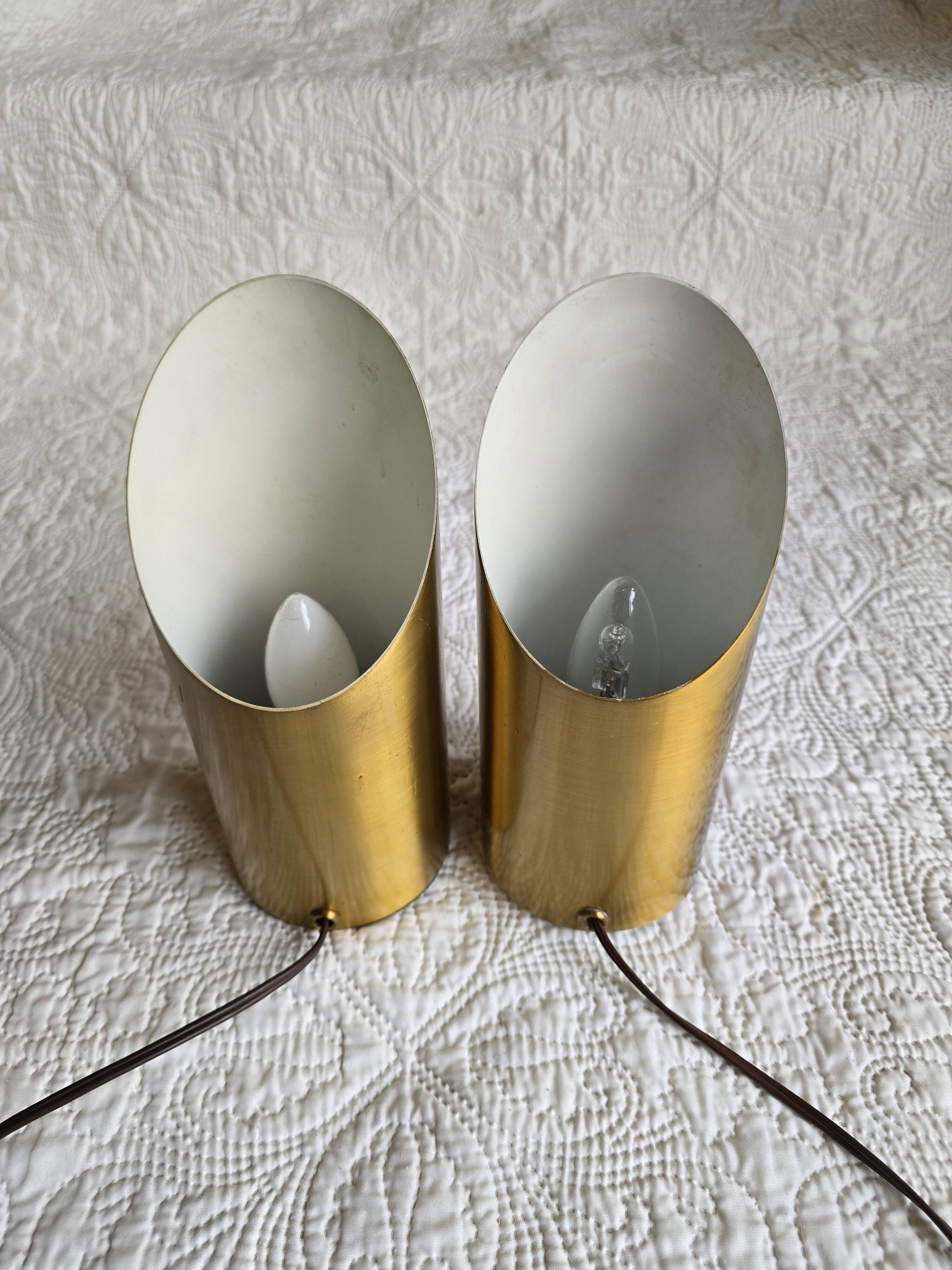 Pair of lamps signed by Jean Perzel – cylindrical with an oblique opening.
