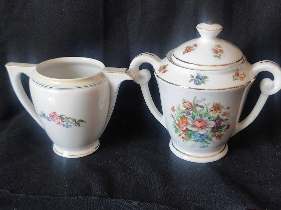 Crémier et sucrier porcelaine décor de roses