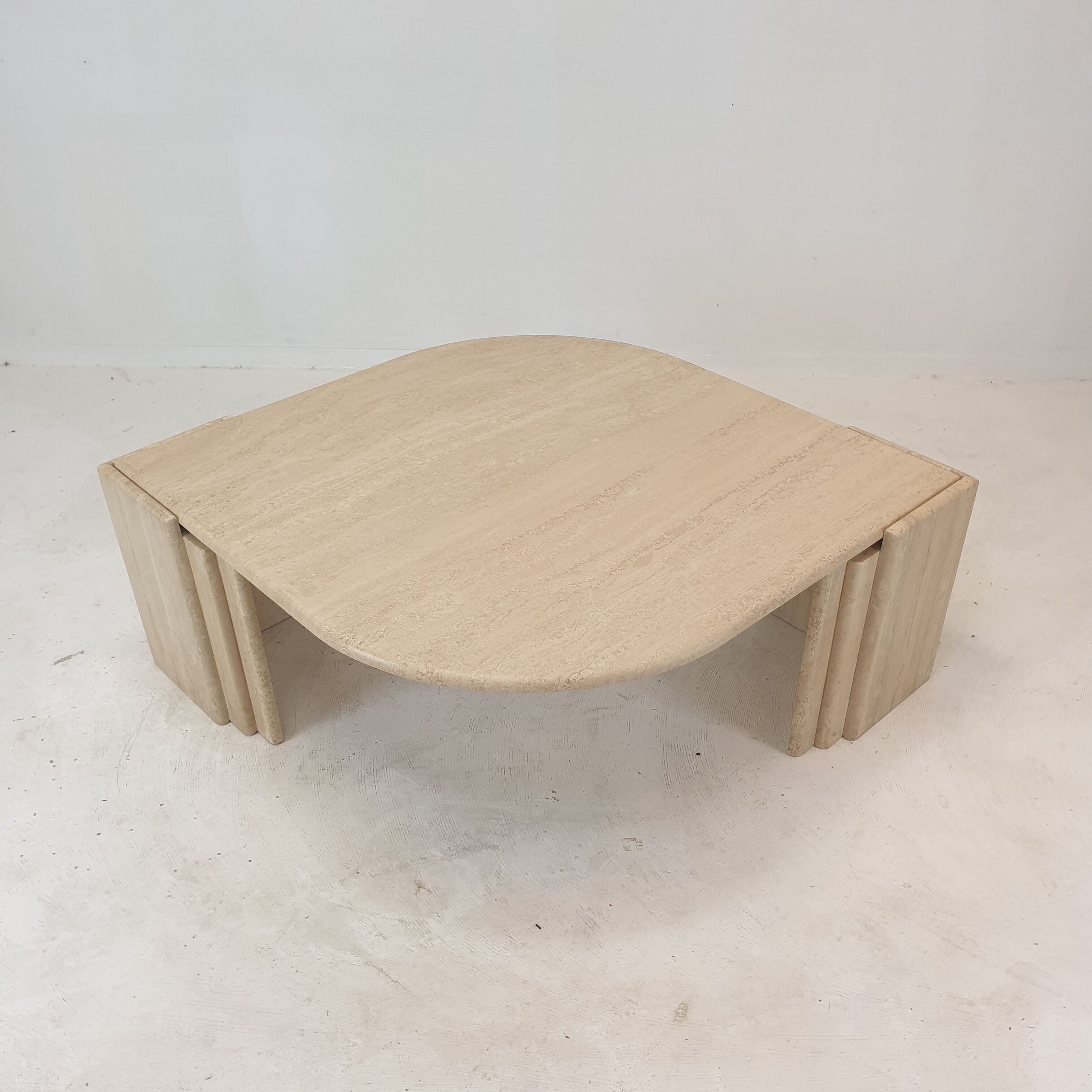Table basse en travertin italien, années 1980