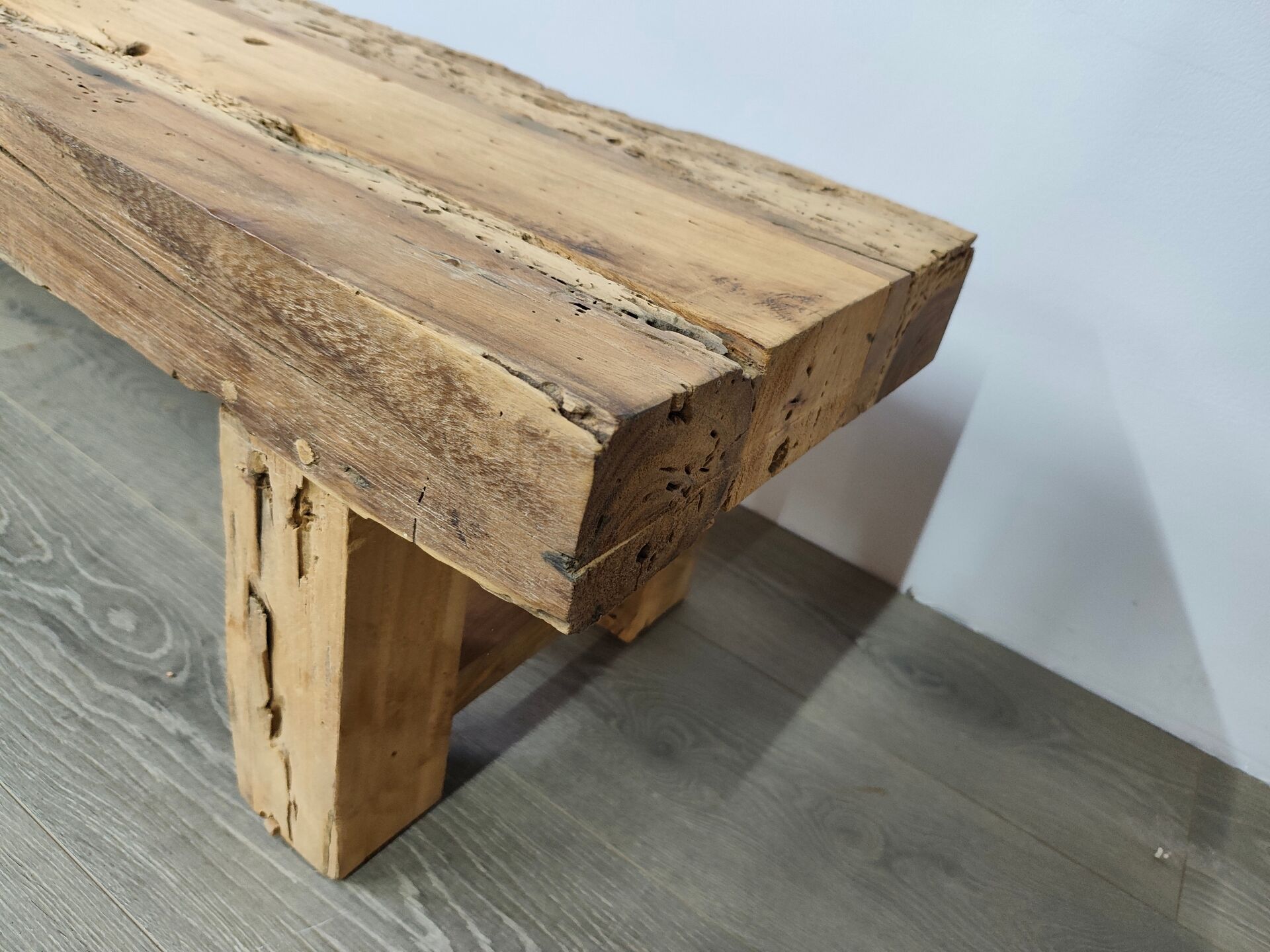 Banc en bois brut ancien