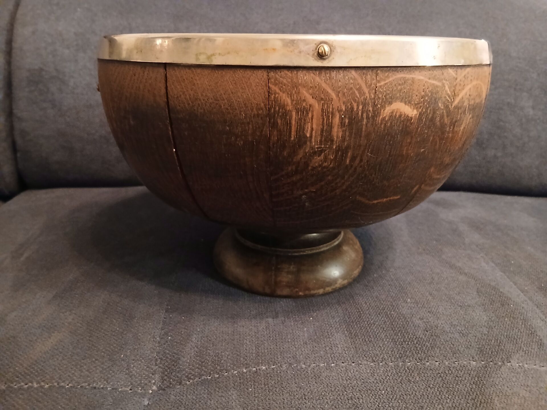Victorian era silver-plated bowl with oak wood.