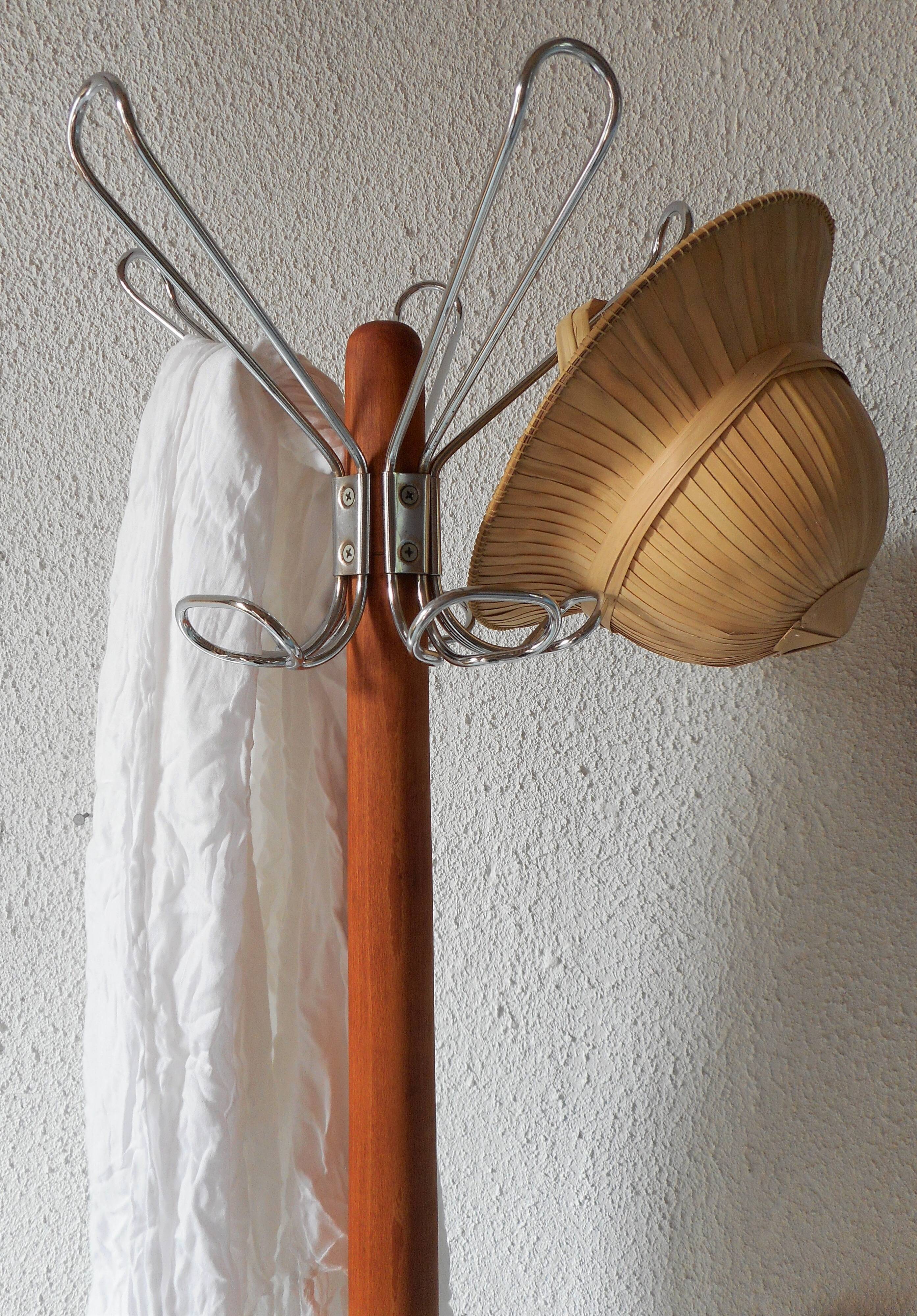 Baumann coat rack