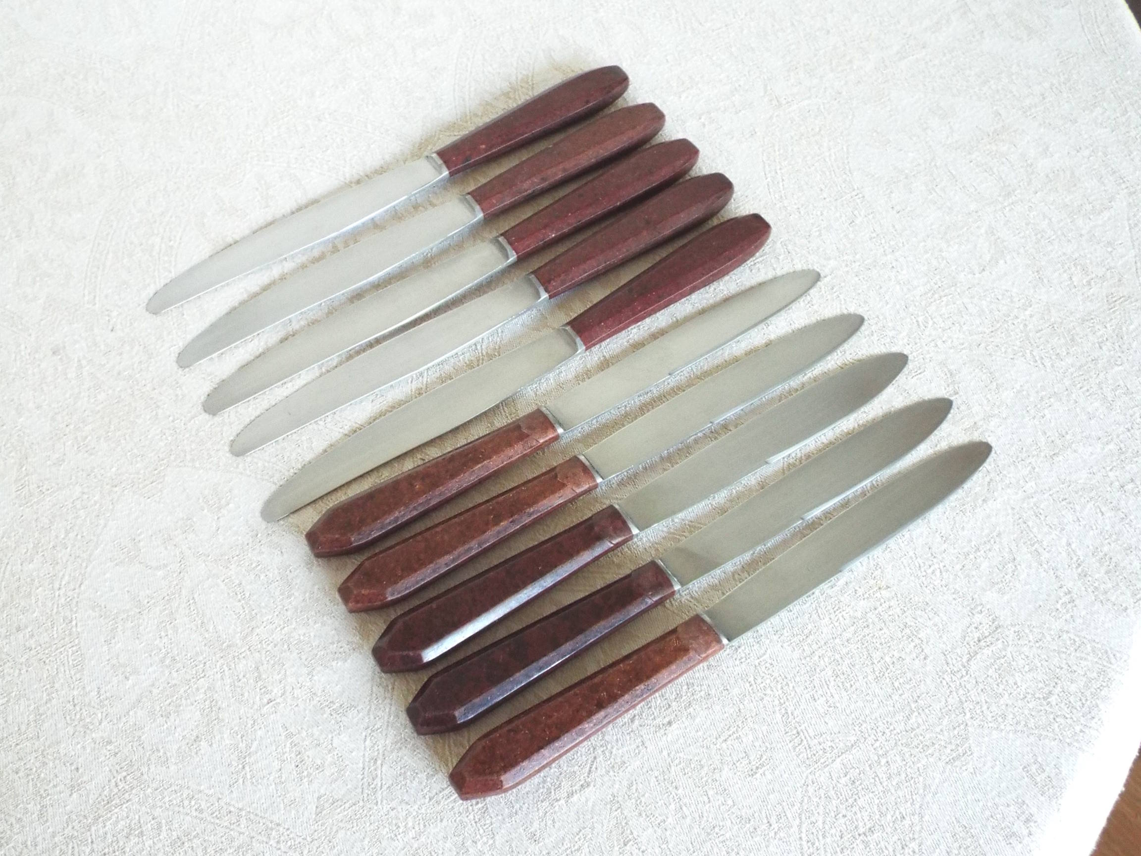 10 1940s bakelite knives