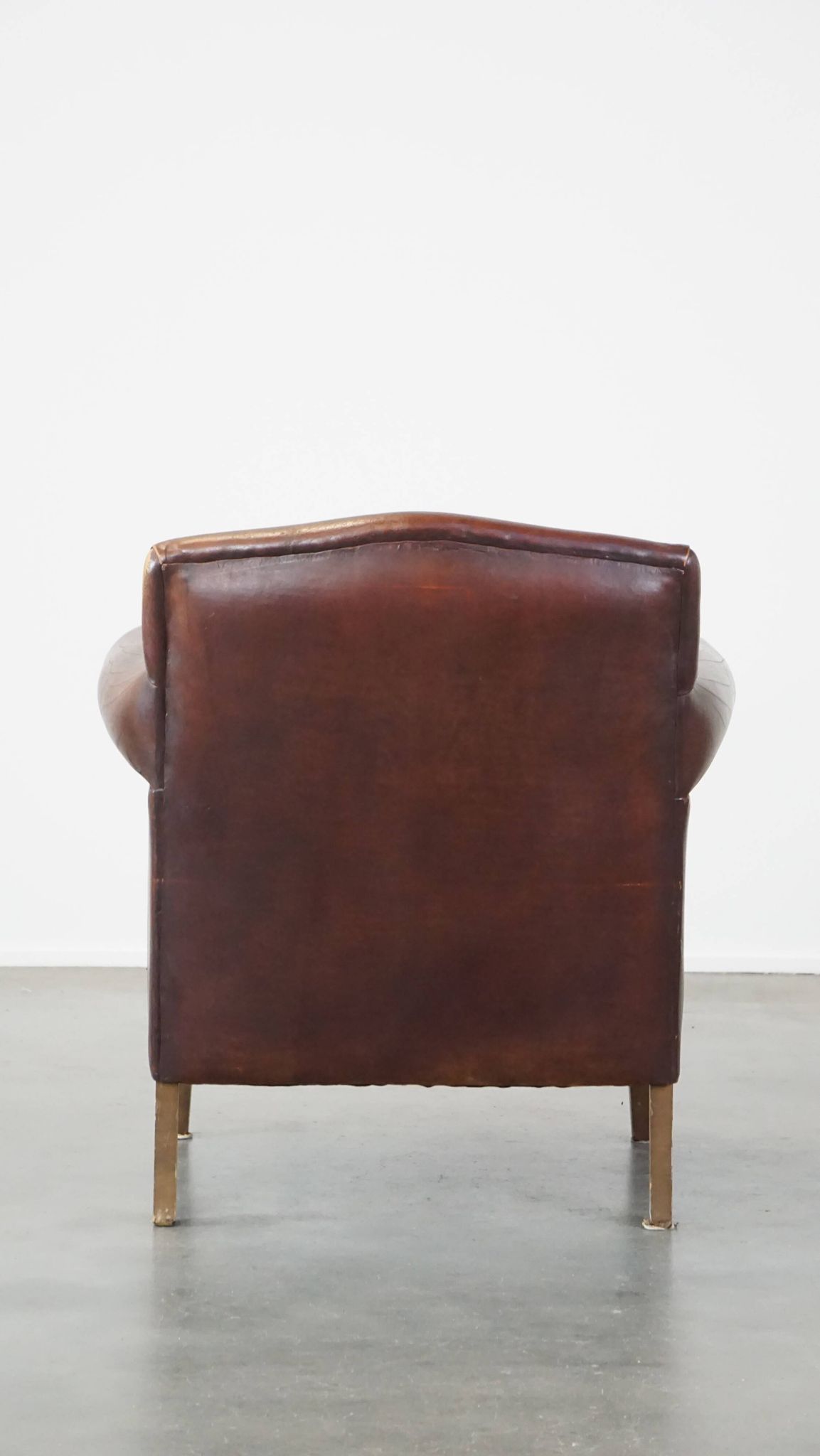 Cleanly finished sheepskin armchair made of sheepskin
