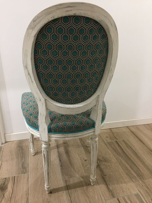 Chaise louis xvi dossier médaillon