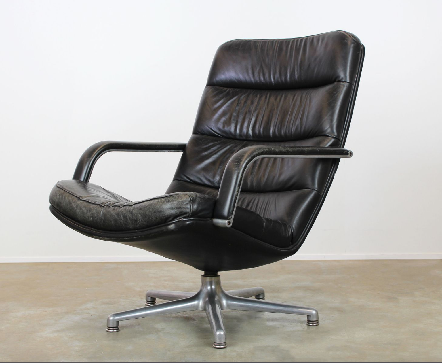 Black leather F141 armchair by Geoffrey Harcourt for Artifort 1970s