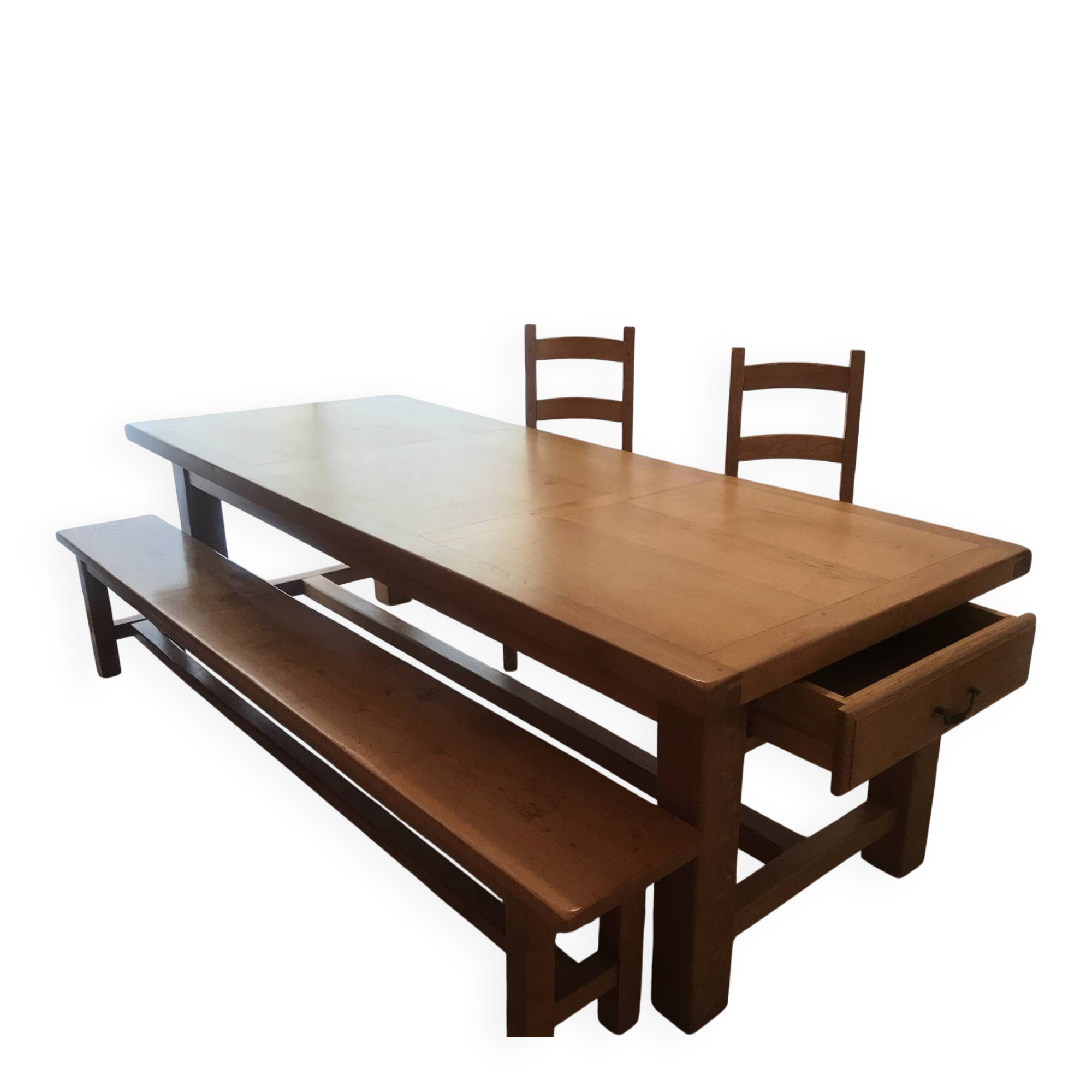 Solid oak dining table made by a craftsman cabinetmaker.