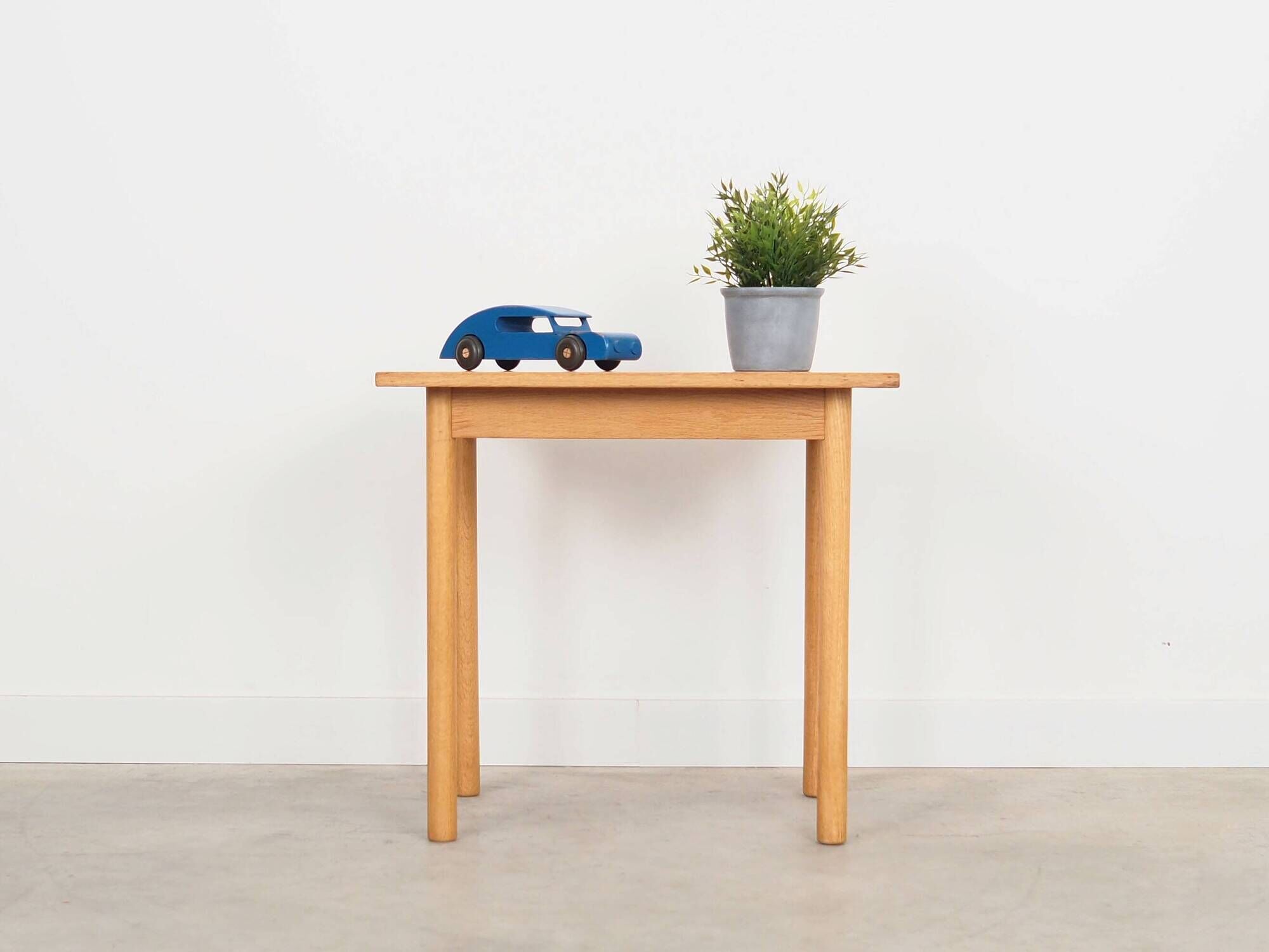 Ash coffee table, Danish design, 1970s, production: Denmark