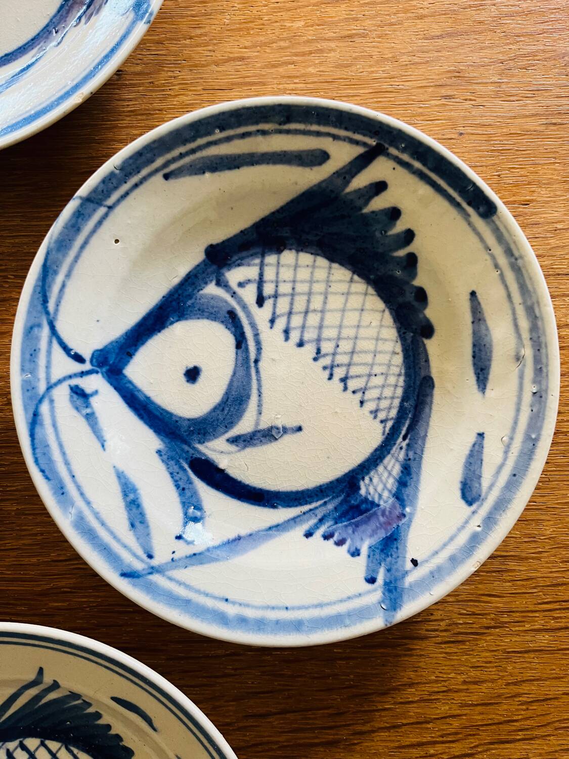 Earthenware plates with carp pattern