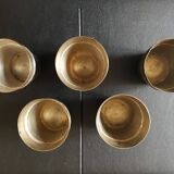 Ensemble de 5 gobelets à liqueur art-déco en métal argenté
