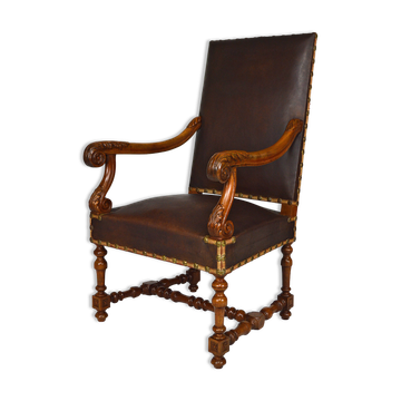 Louis XIII office armchair in leather and walnut carved around 1860