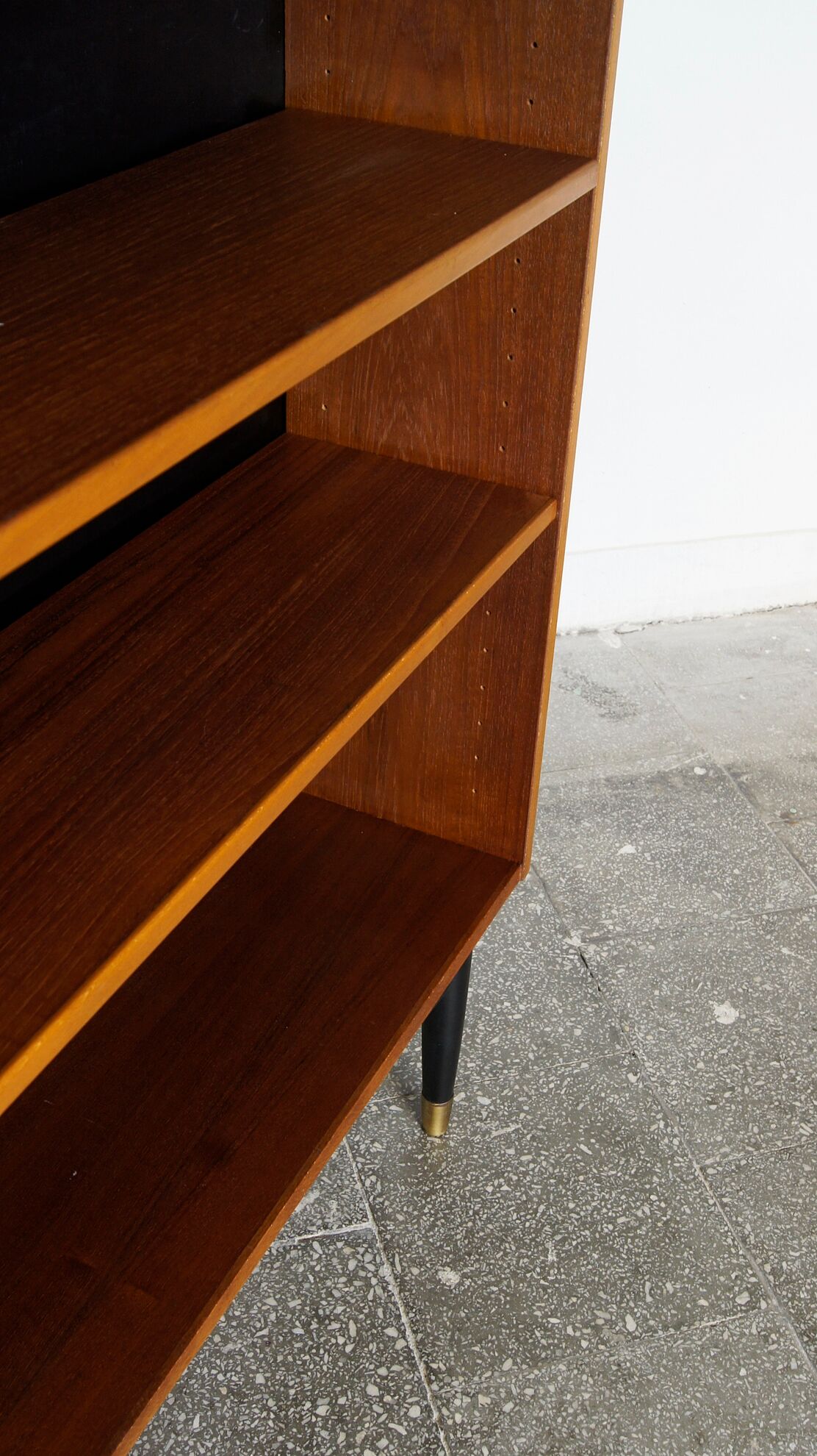 Bibliothèque en teck suédois vintage par Hugo Troeds