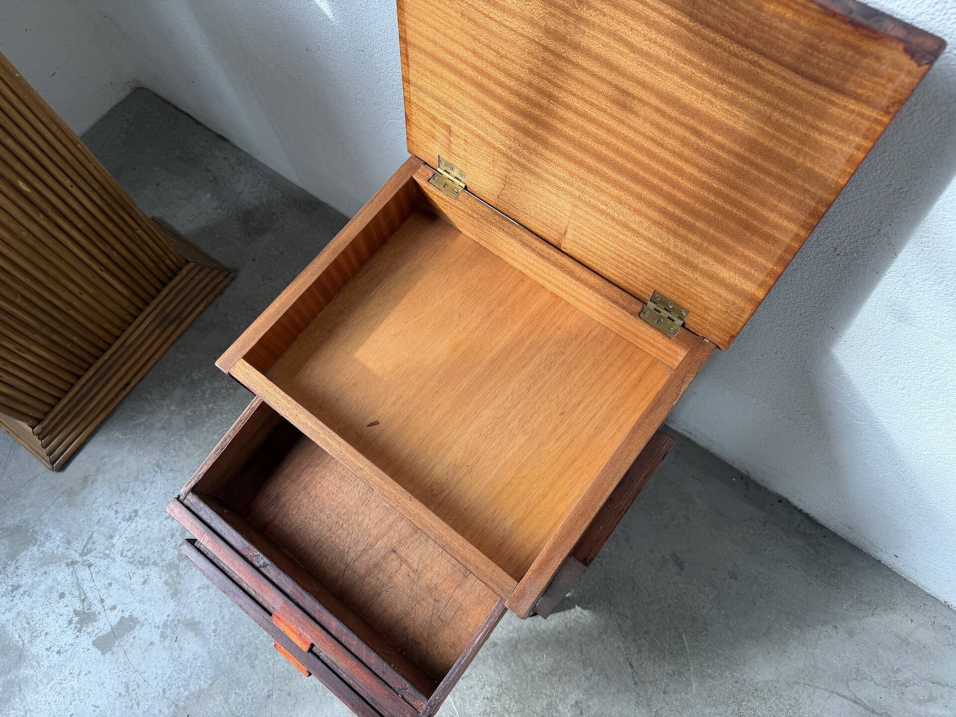 Small side table / Bedside table