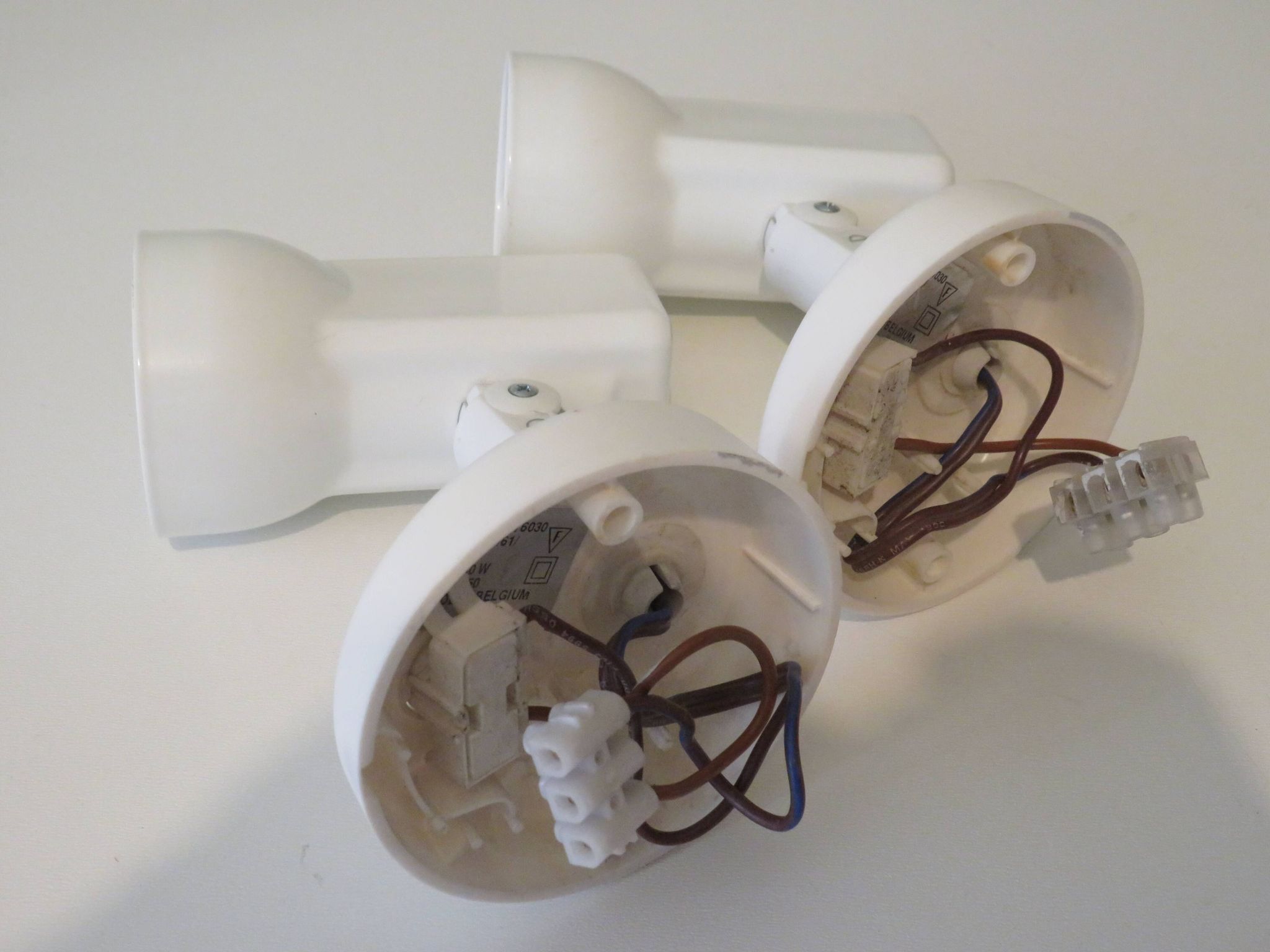 Suite of 2 white lacquered metal wall spotlights Massive edition, Belgium 1970-1980