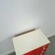 Vintage ladekast met rood roze kunststof lades 1970