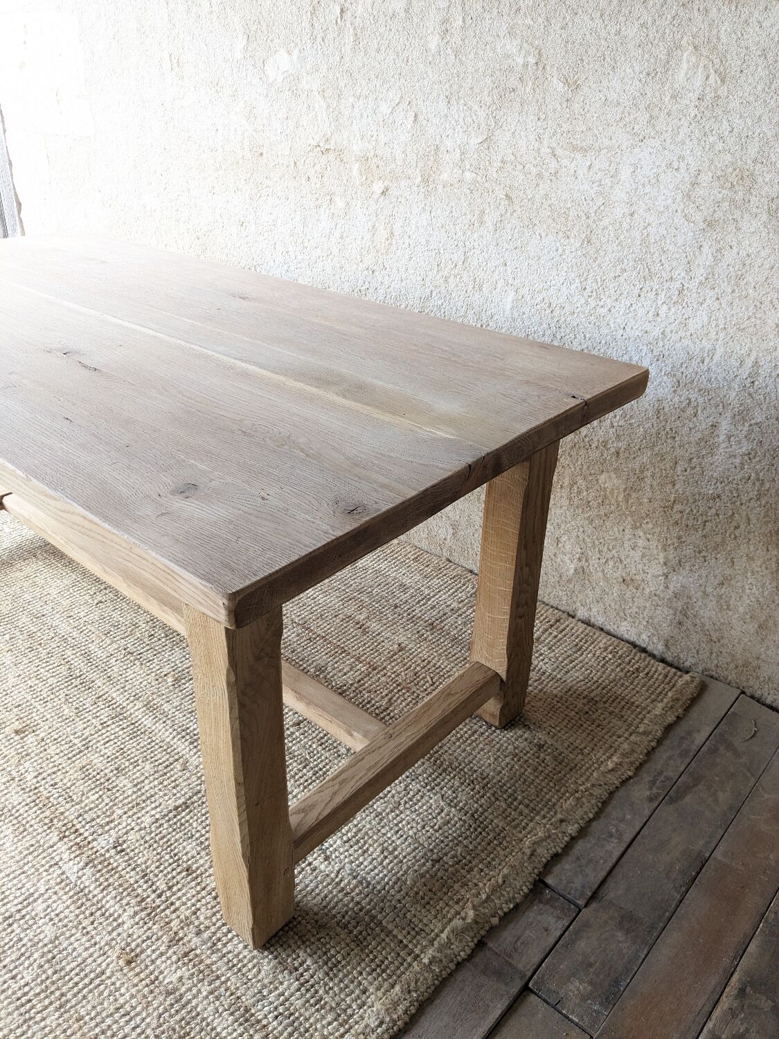 Farm table