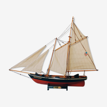 Model of nautical sailboat America 1851