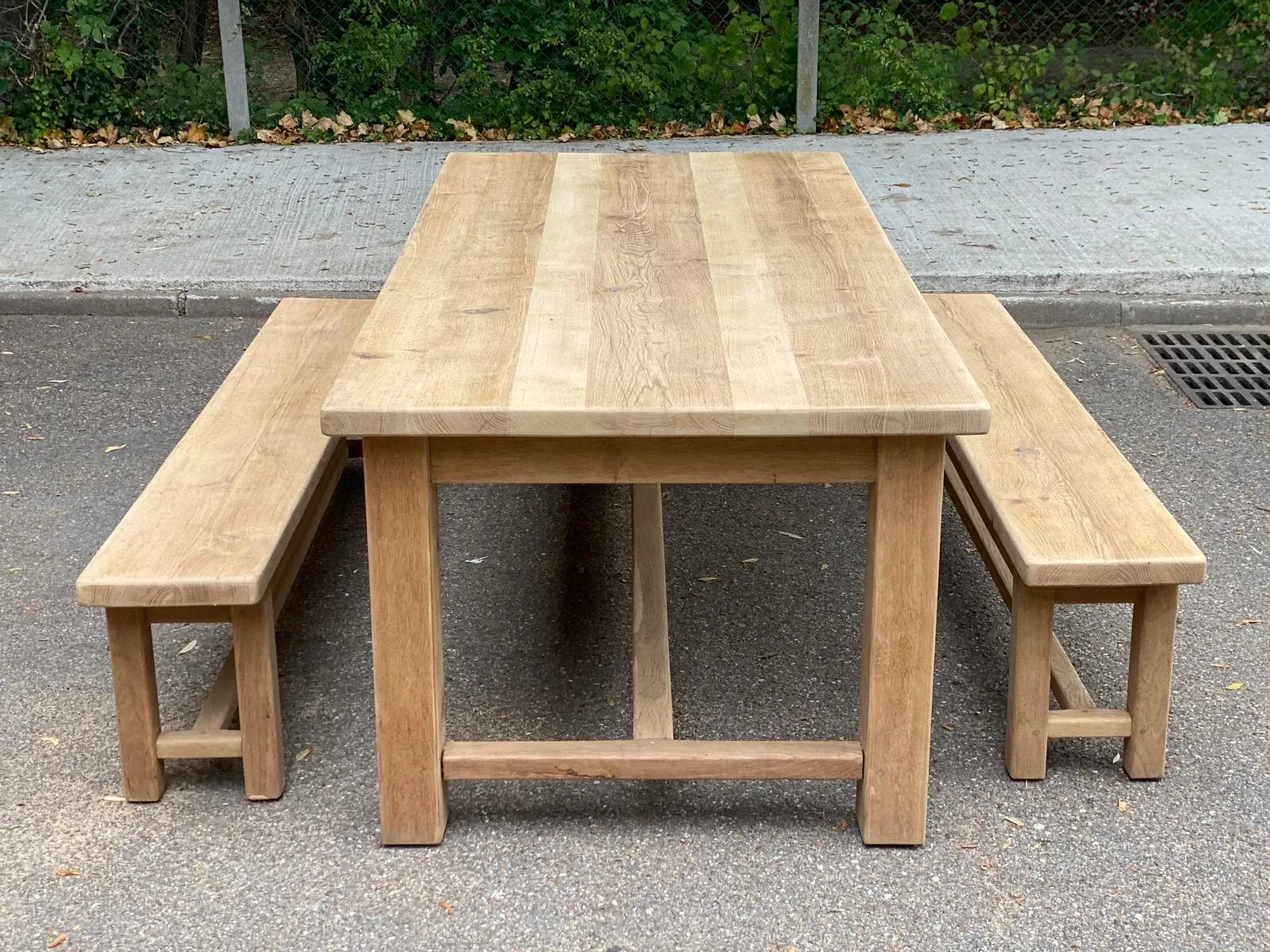2 stripped farmhouse benches in solid oak, 1970, 175cm.