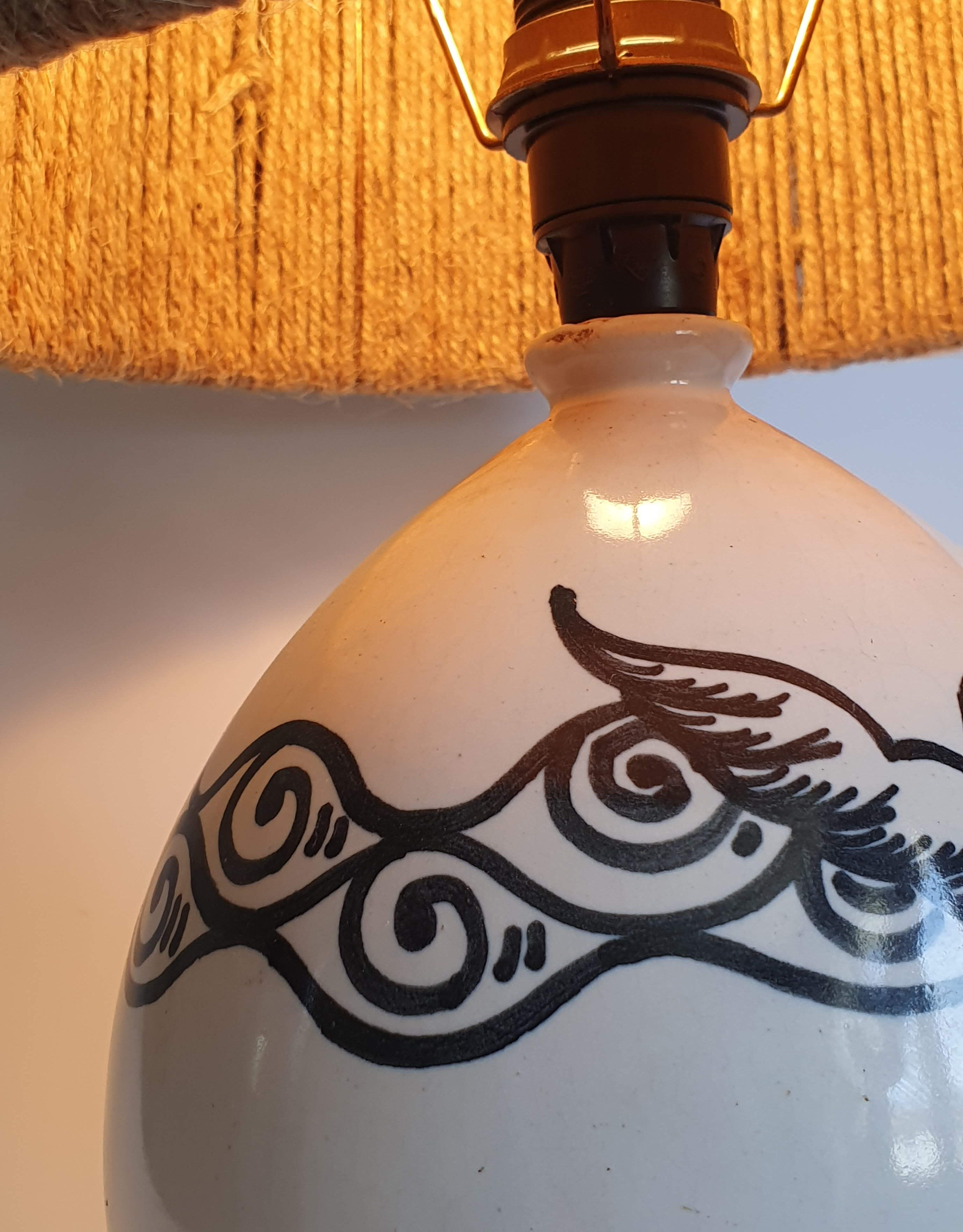 Ceramic table lamp