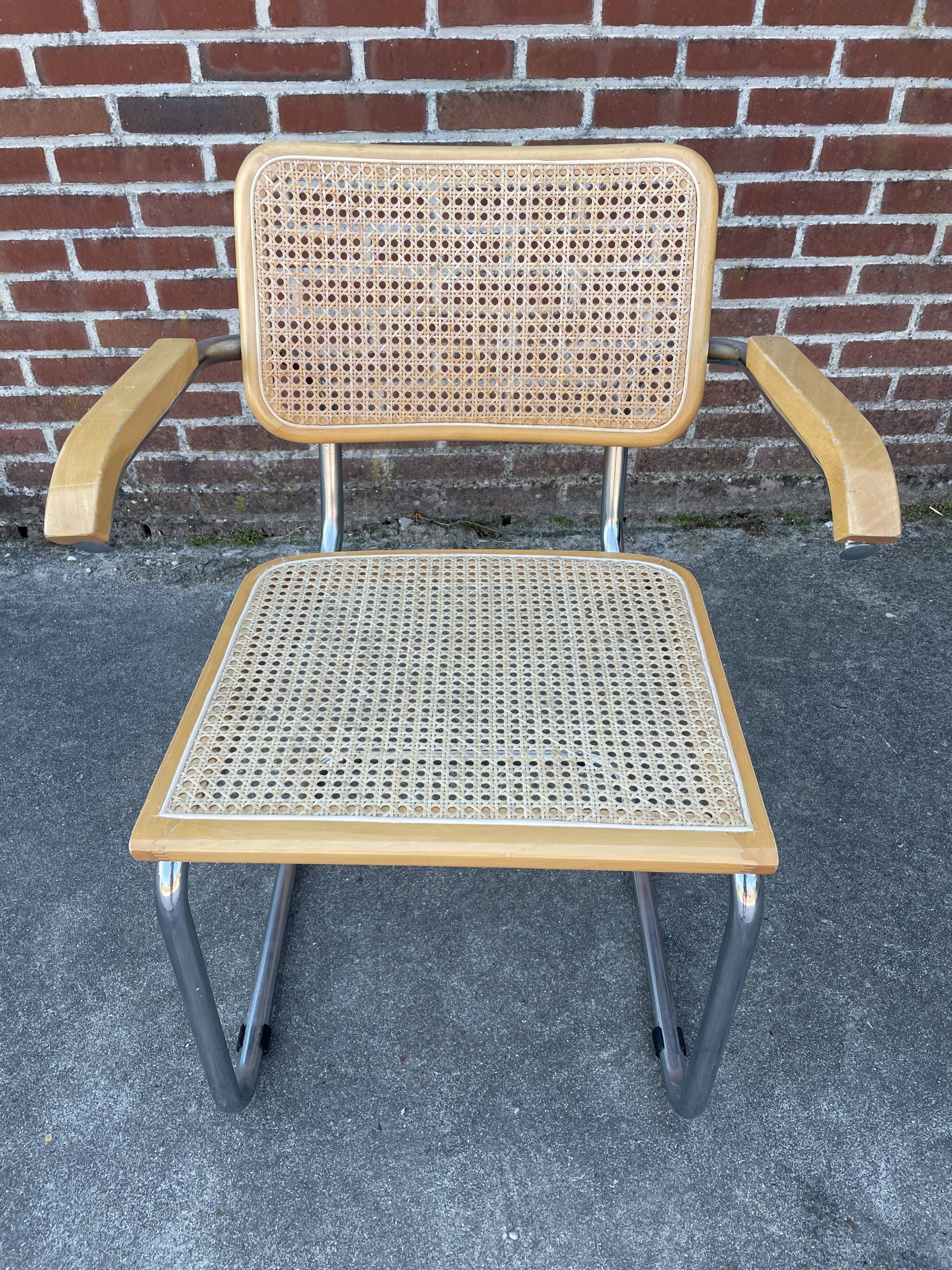 Cesca chair B64 with armrests by Marcel Breuer Design