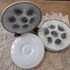 6 Moulin des Loups oyster plates in white and gray barbotine