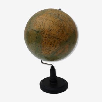 Globe terrestre circa 1940