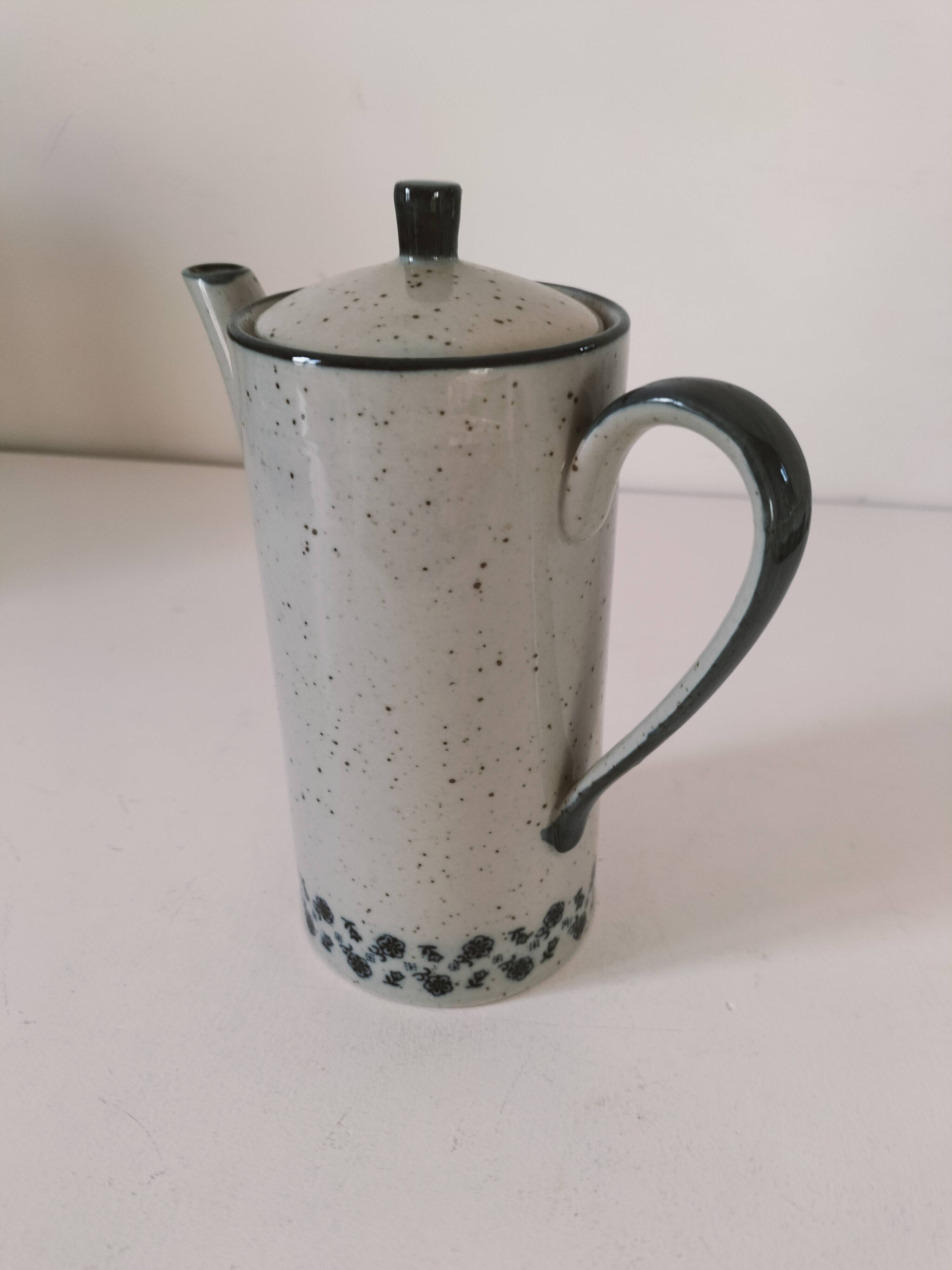 Cafetière vintage en grès moucheté – décor floral bleu marine
