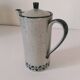 Cafetière vintage en grès moucheté – décor floral bleu marine