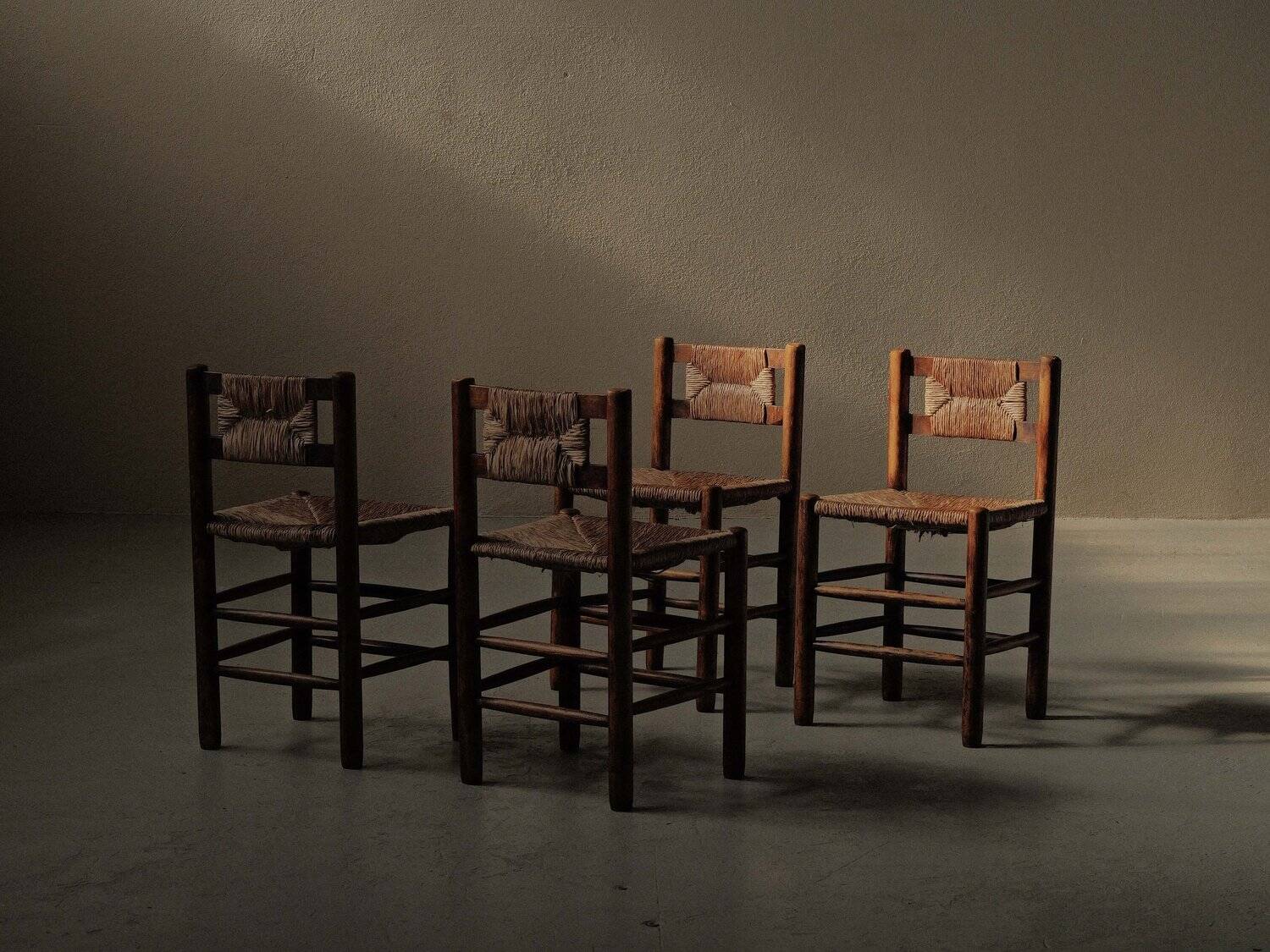 Handcrafted chairs in solid pine and woven straw – France, circa 1950