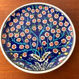 Kutahya collector's plate with Iznik Ottoman motifs