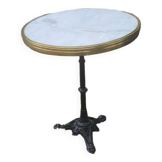 Bistro pedestal table