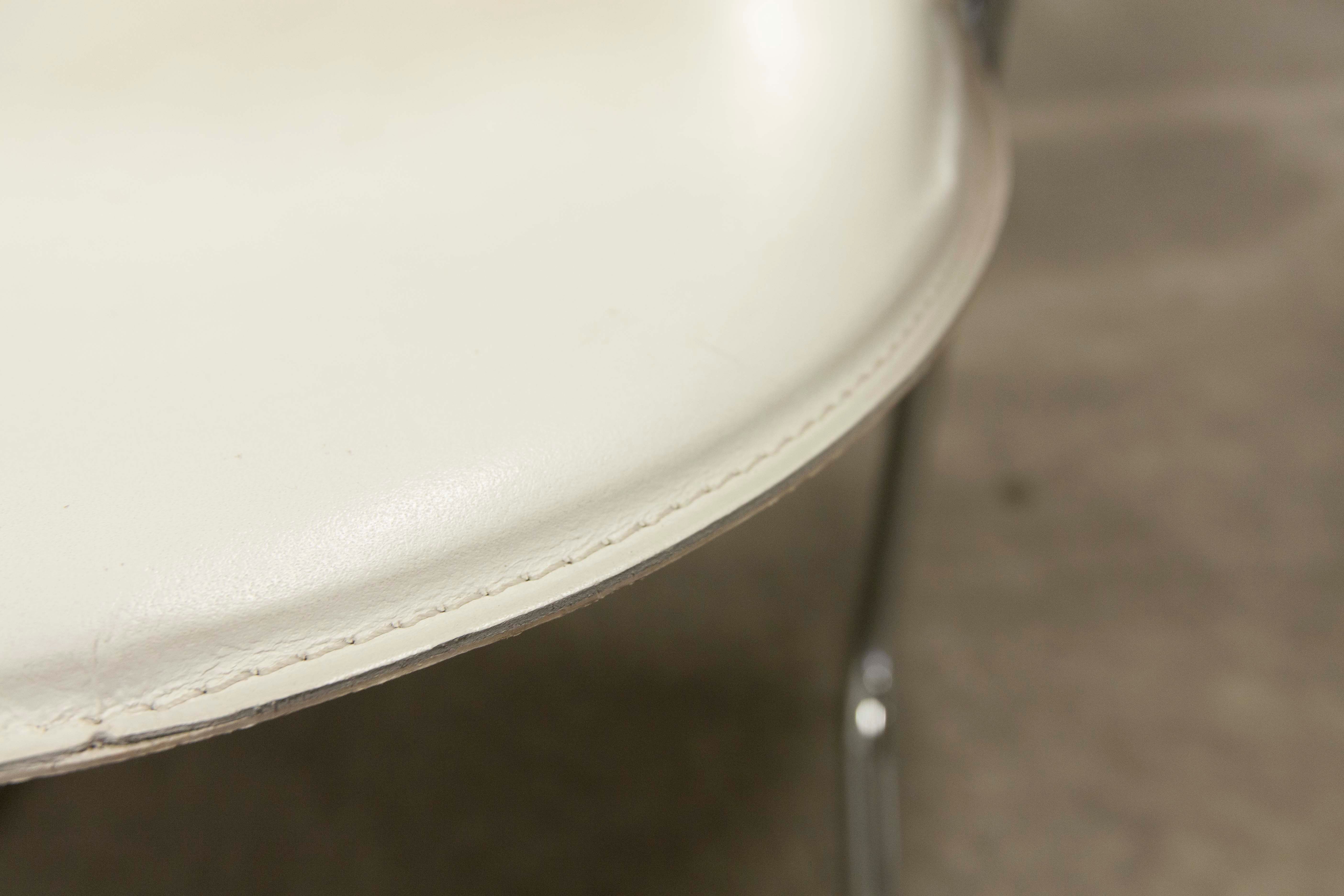 Chaise de bureau en cuir des années 80