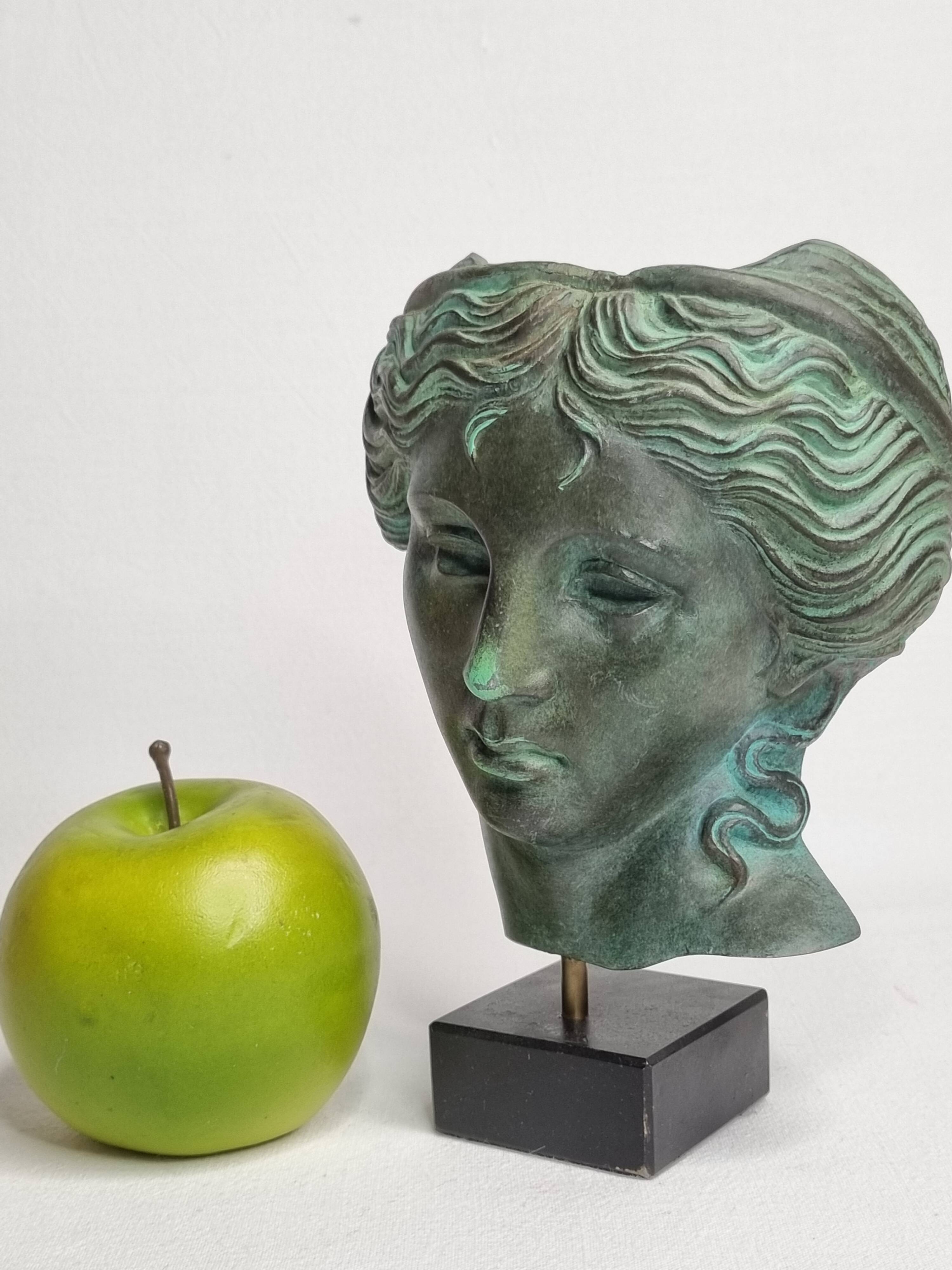 Antique style statue head, verdigris patina, signed Art Team, H 20 cm