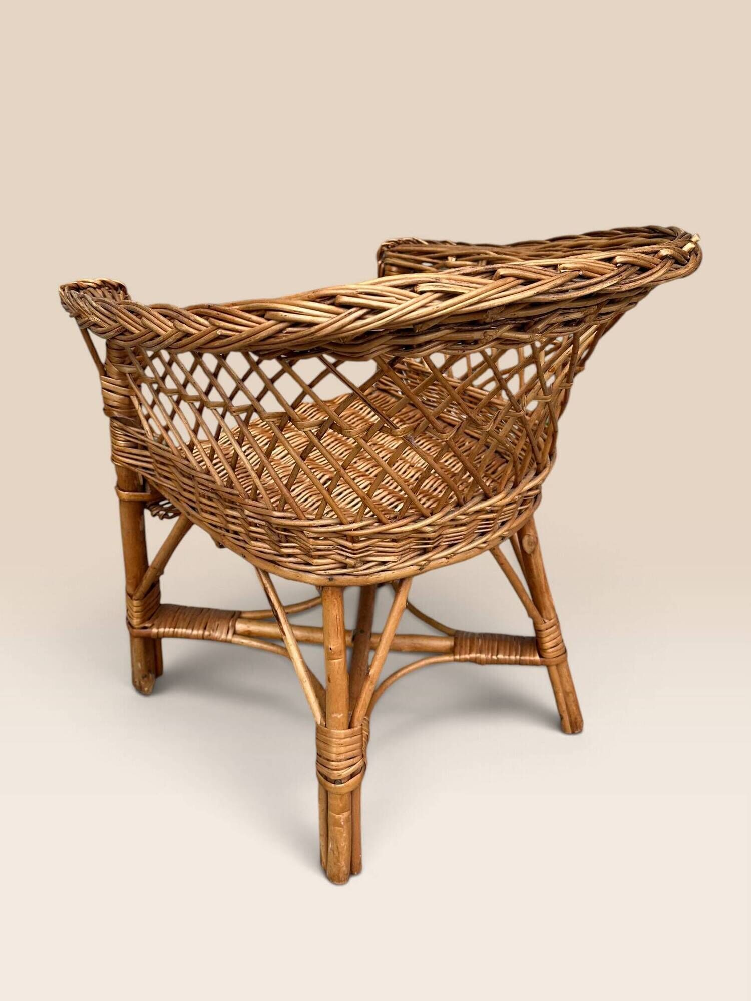 Child's chair in wicker and woven rattan