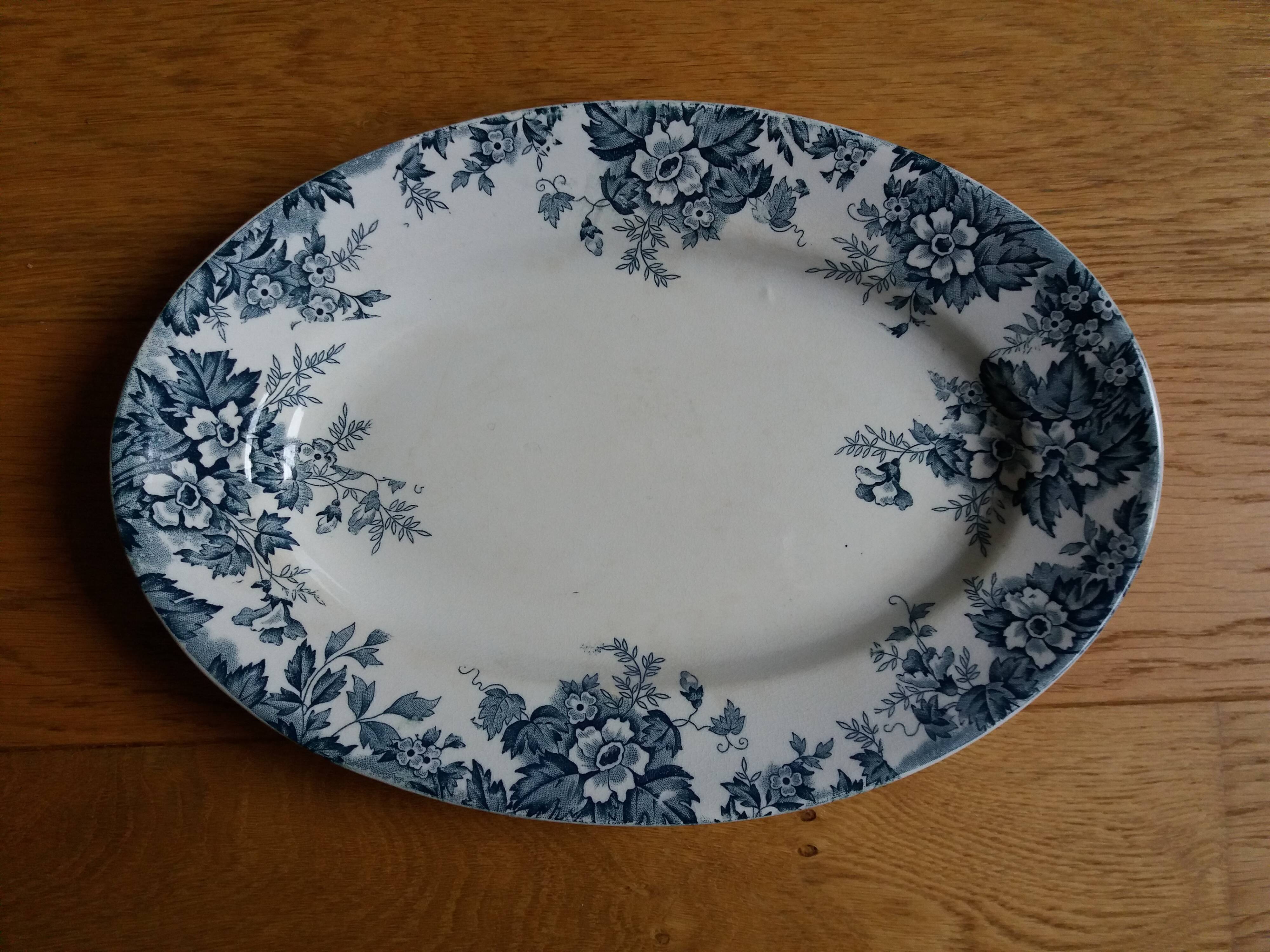 Oval dish Terre de Fer Saint Amand and Hamage model Marie-Louise