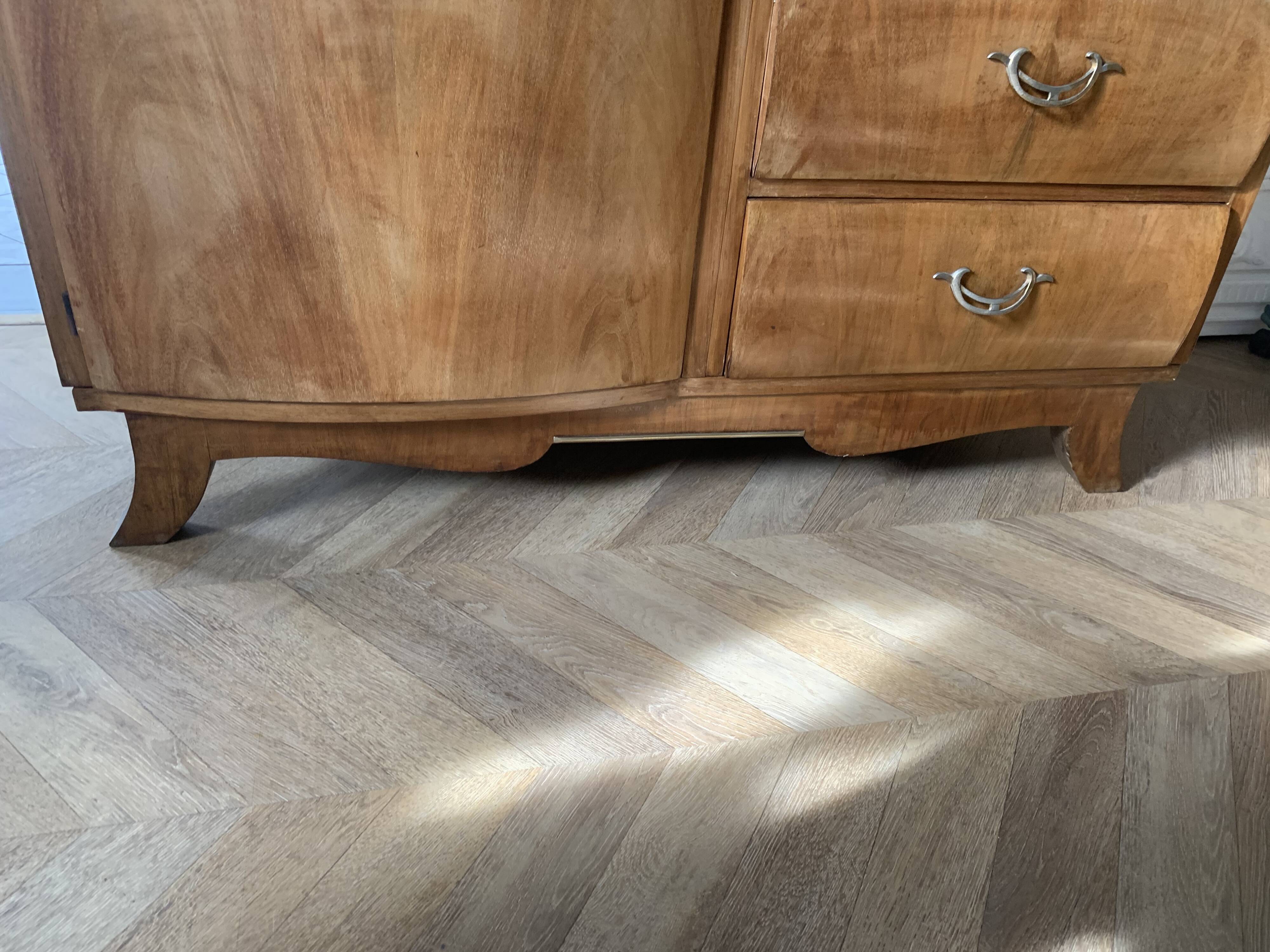 Asymmetrical wardrobe