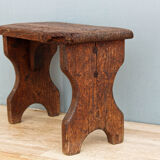 Marche pied en bois brut